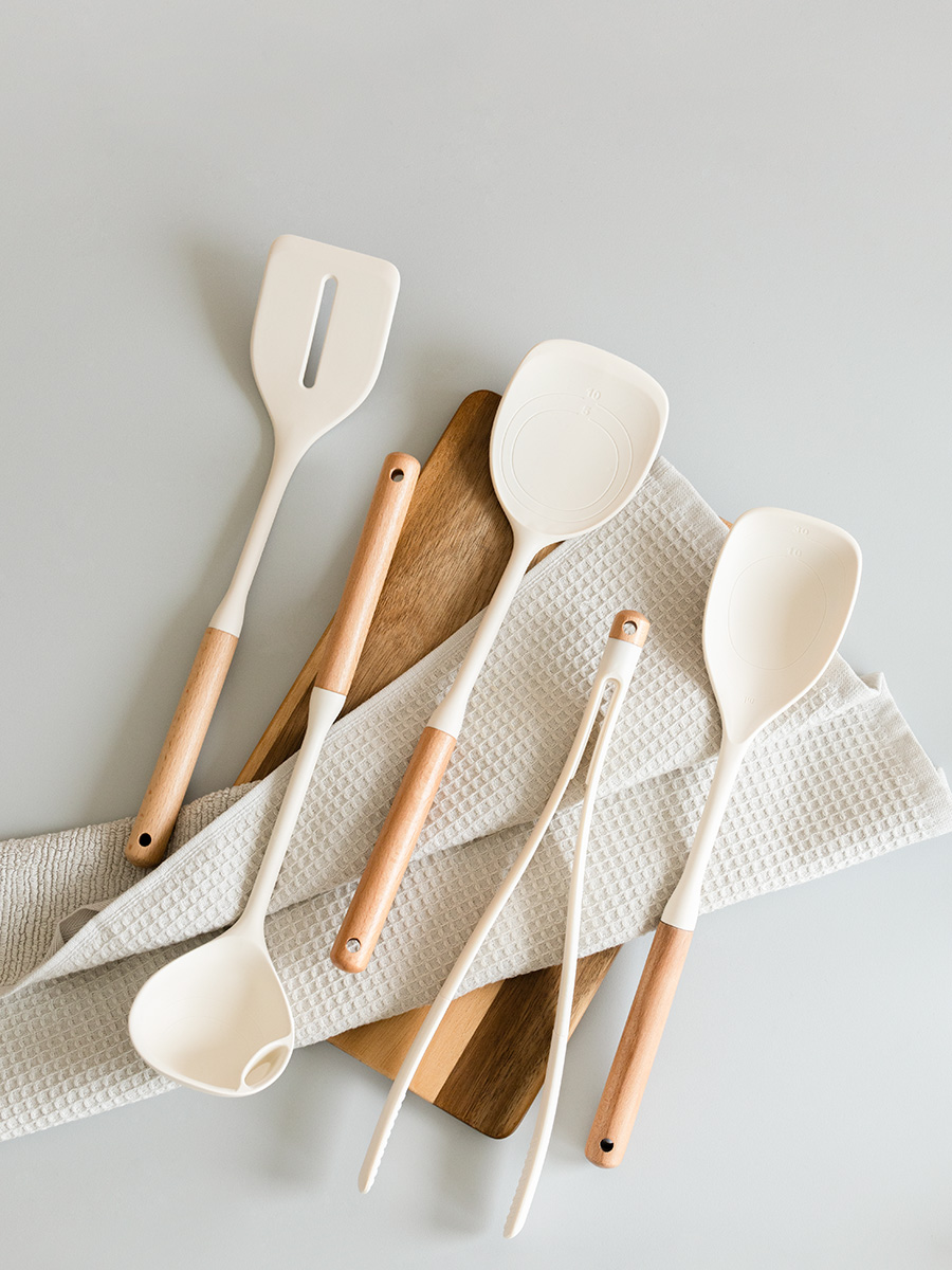 Половник DeNASTIA Силвуд 33x8x6.5 см силикон бук молочный A000346 - фото 7