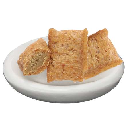 Лакомство для кошек Triol Snack Bar 30г мини-подушечки с начинкой из курицы с креветкой