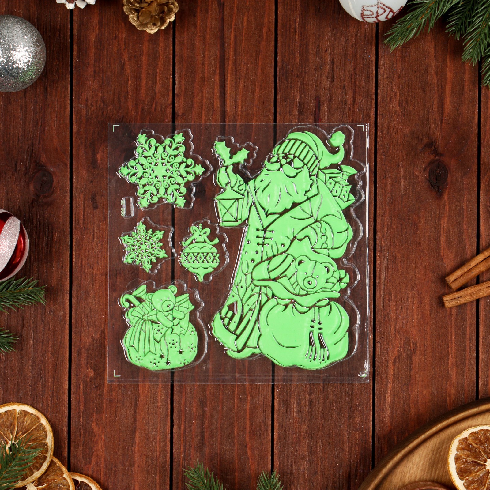 Наклейки Sima-Land на окна светящиеся «Новогодние» Дед Мороз 27х21 см - фото 2