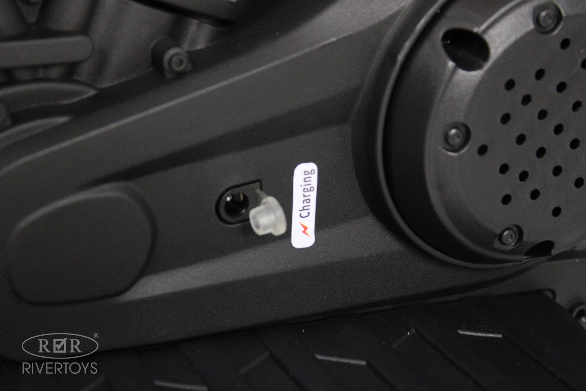 Электромобиль RIVERTOYS G500GG-ORANGE - фото 6