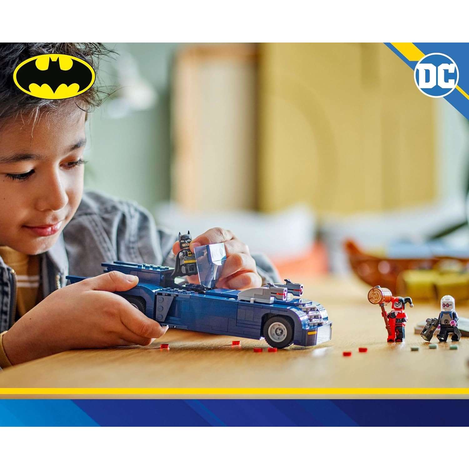 Конструктор LEGO Batman Movie Бэтмен vs Харли Квинн и м.Фриз 435 дет. - фото 6