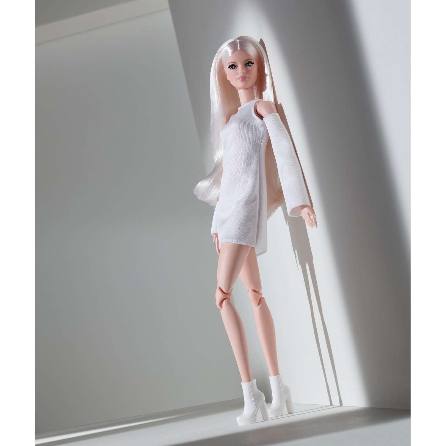 Кукла модельная Barbie GXB28 - фото 12