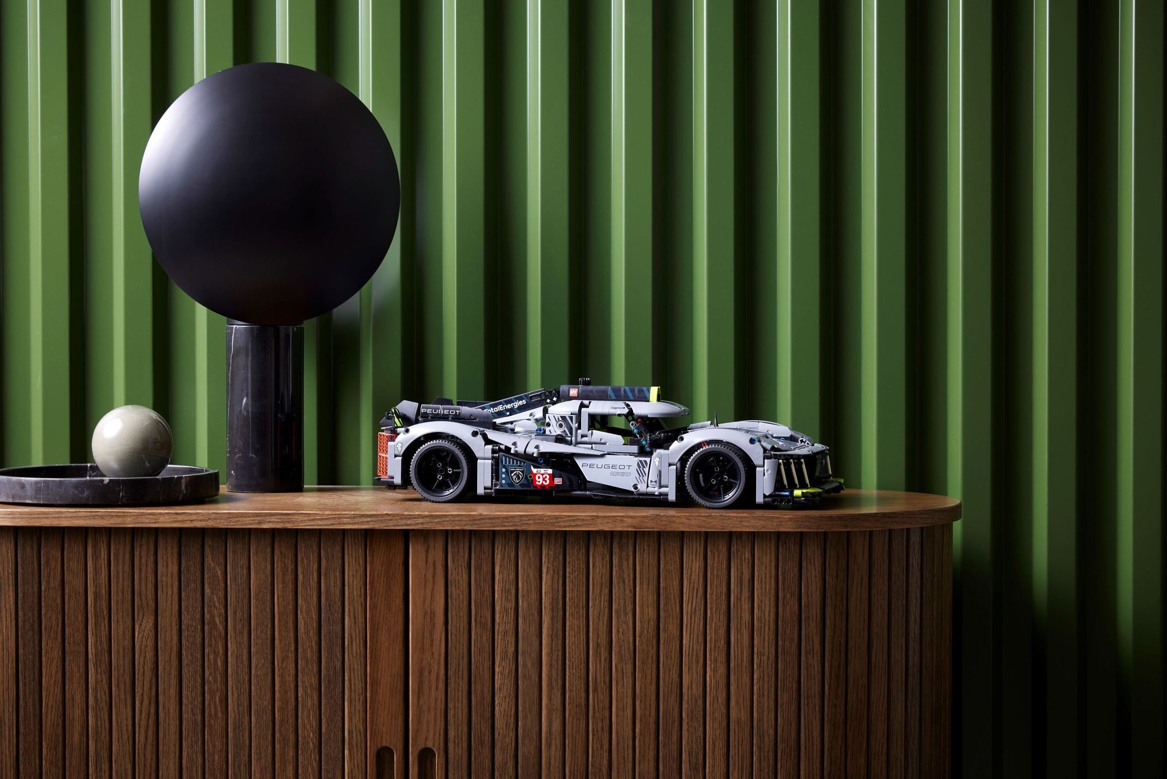 Конструктор LEGO Technic 42156 1775 дет. - фото 6