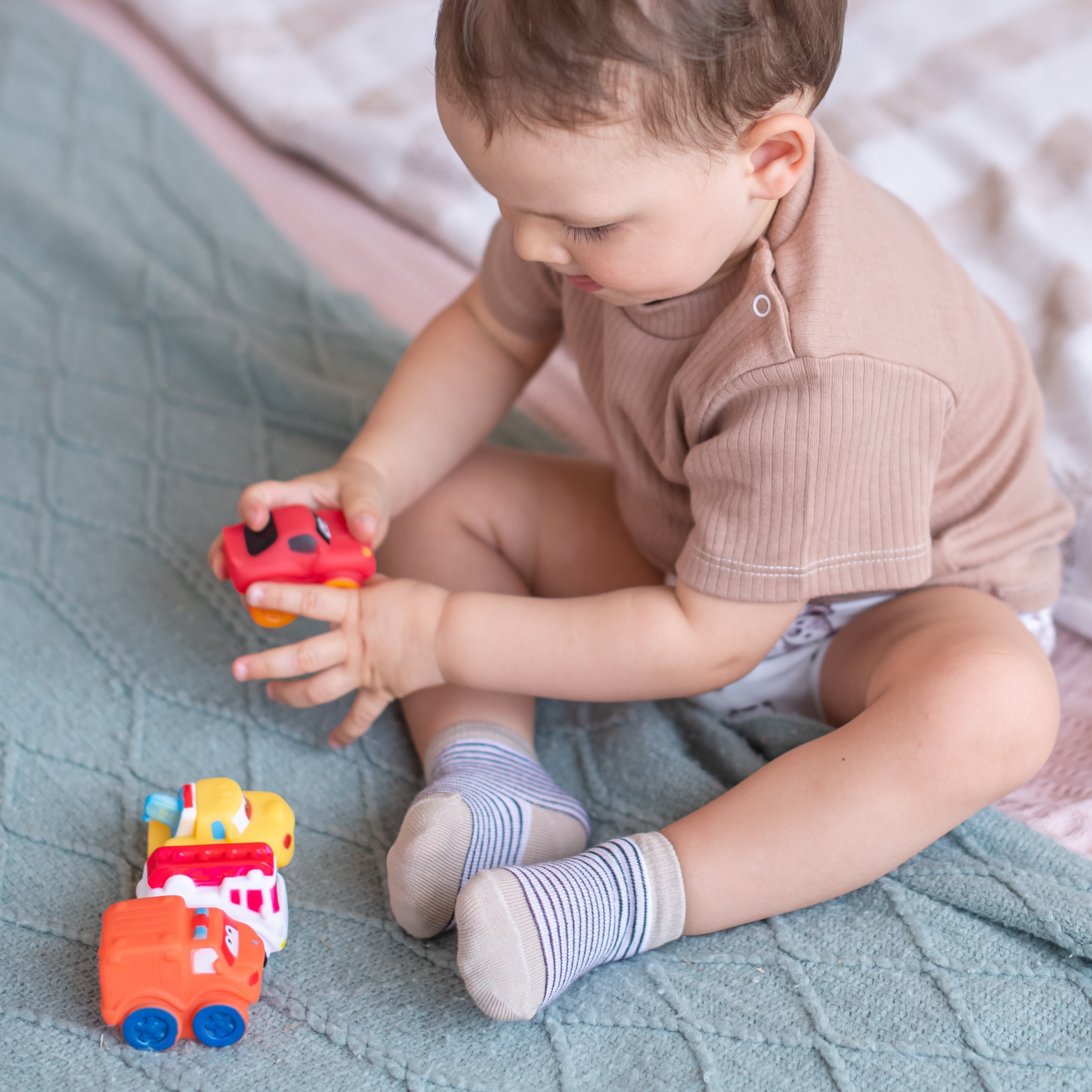 Игрушка Uviton Машинки, 6 штуки в ассортименте - фото 7