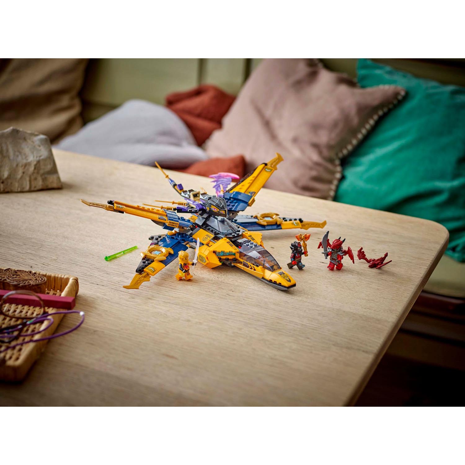 Конструктор LEGO NINJAGO Штурмовой самолет Рас и Арин 510 дет. - фото 7