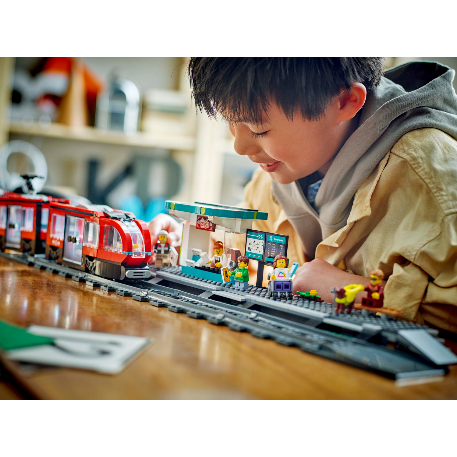 Конструктор LEGO City Трамвай и станция блочный - фото 5
