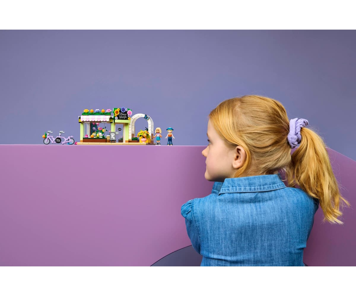 Конструктор LEGO Friends Креативный цветочный магазин 377 дет. - фото 14