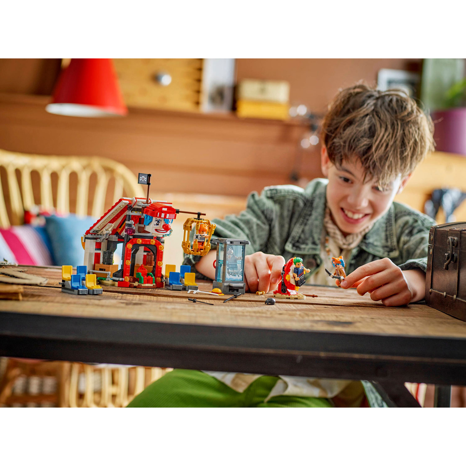 Конструктор LEGO One Piece Цирковой шатер клоуна Багги 573 дет. - фото 11