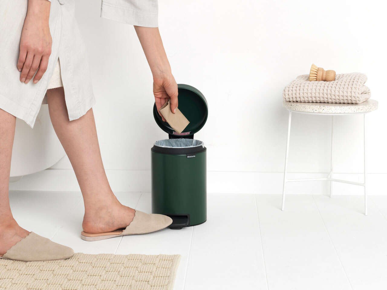 Бак мусорный Brabantia NewIcon с педалью зеленая сосна 3л 304002 - фото 11