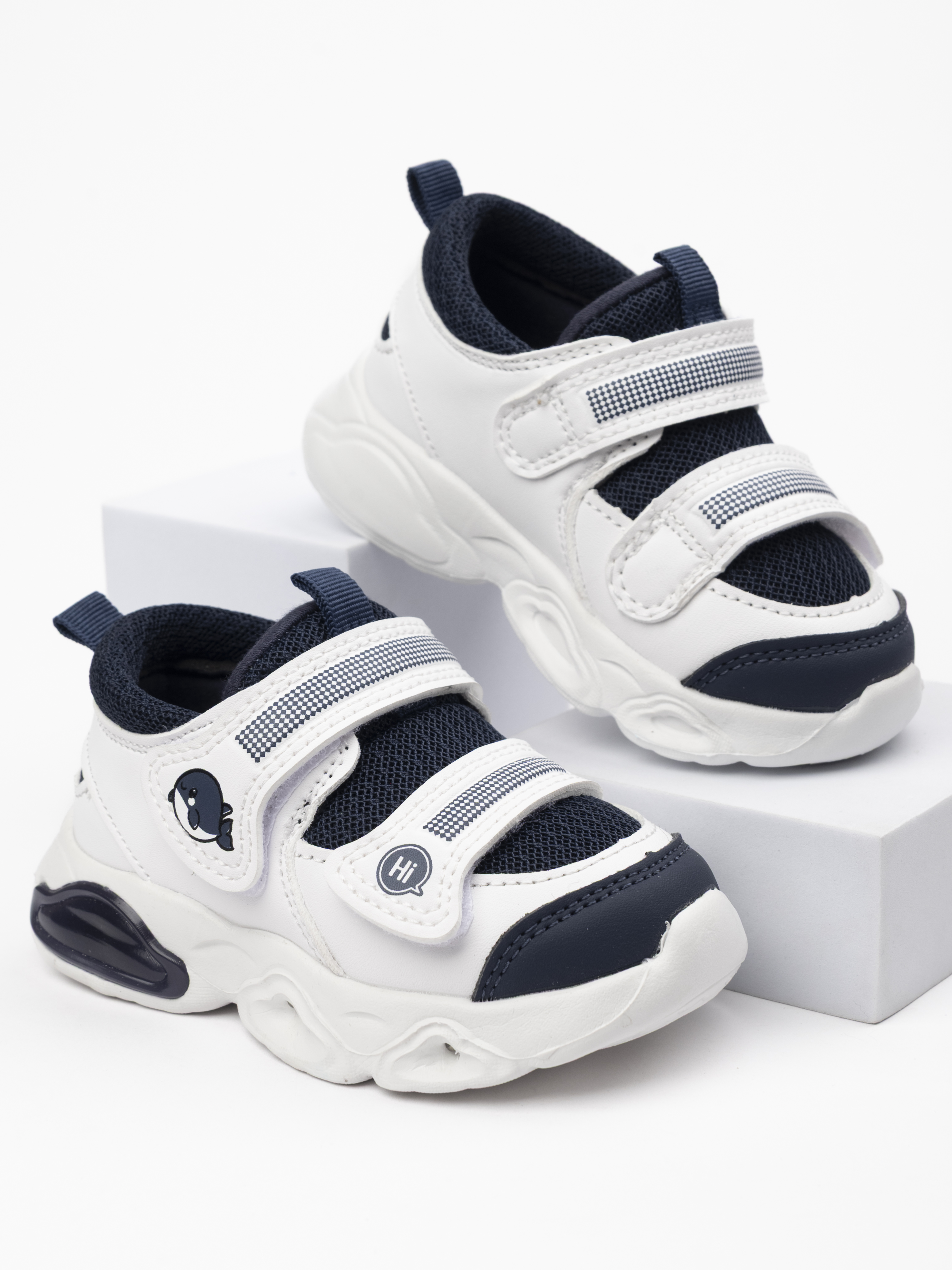 Изображение товара TikkaGo кроссовки со светящейся подошвой 22.5