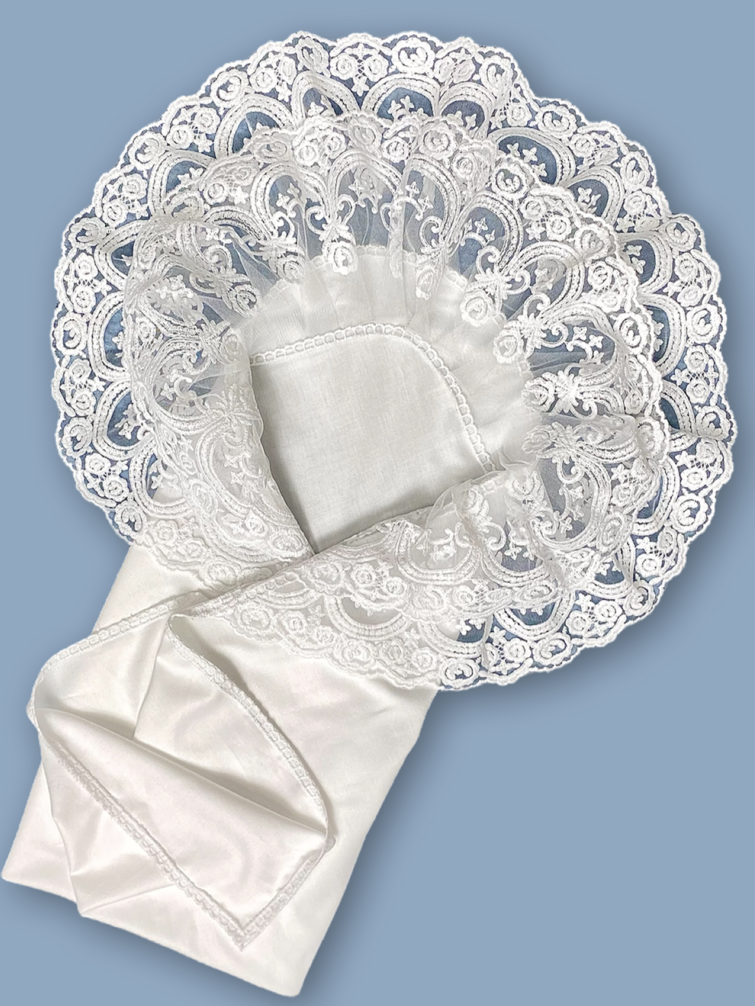 Конверт на выписку Делоникс Пеленка уголок с кружевом белый - фото 1