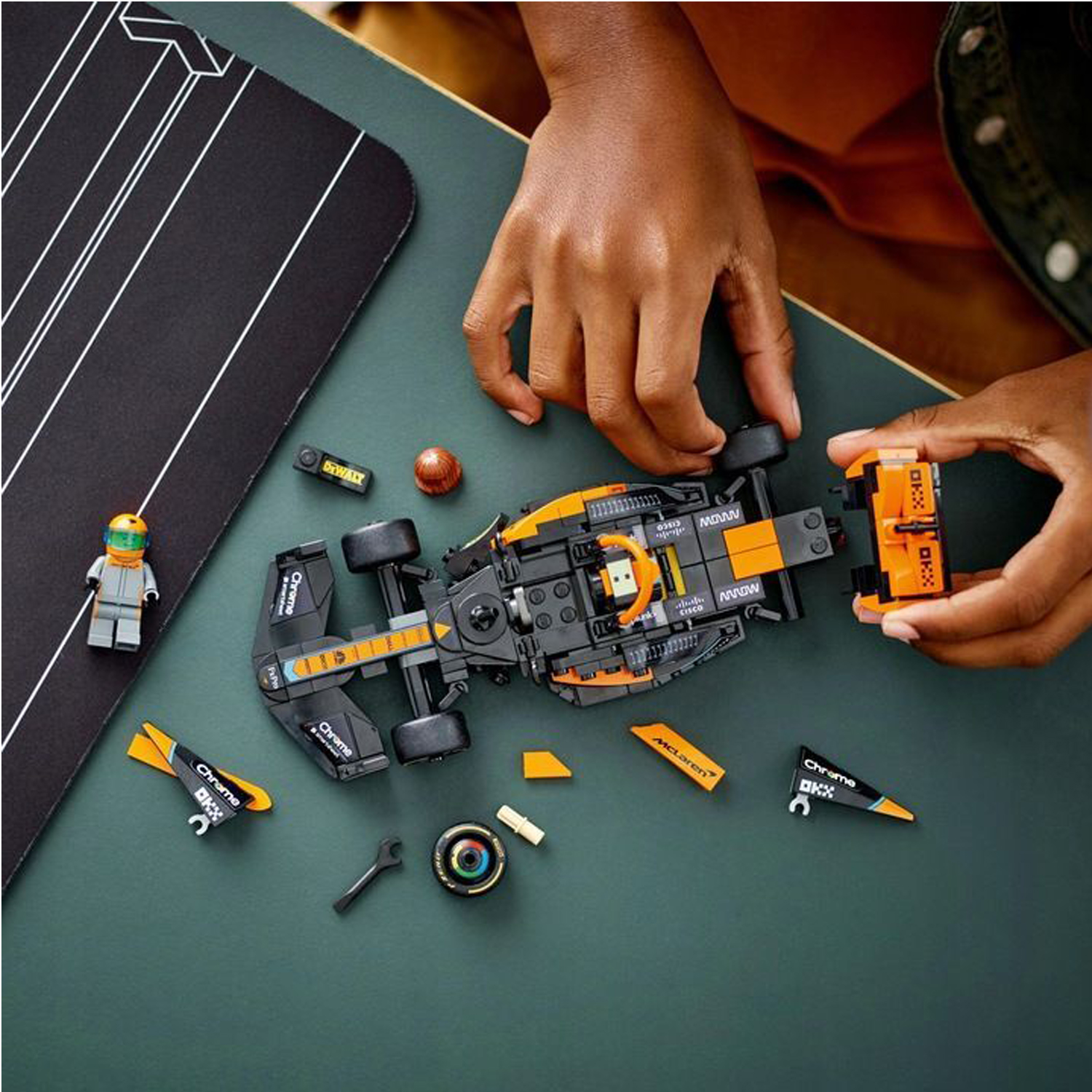 Конструктор LEGO Speed Champions 245 дет. - фото 6