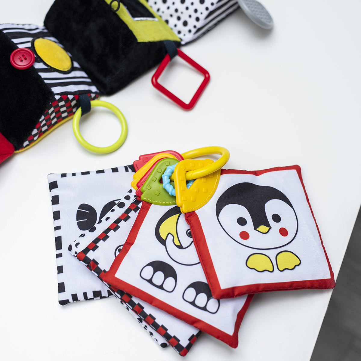 Игрушка Babyono книжка Dream Team в ассортименте - фото 14