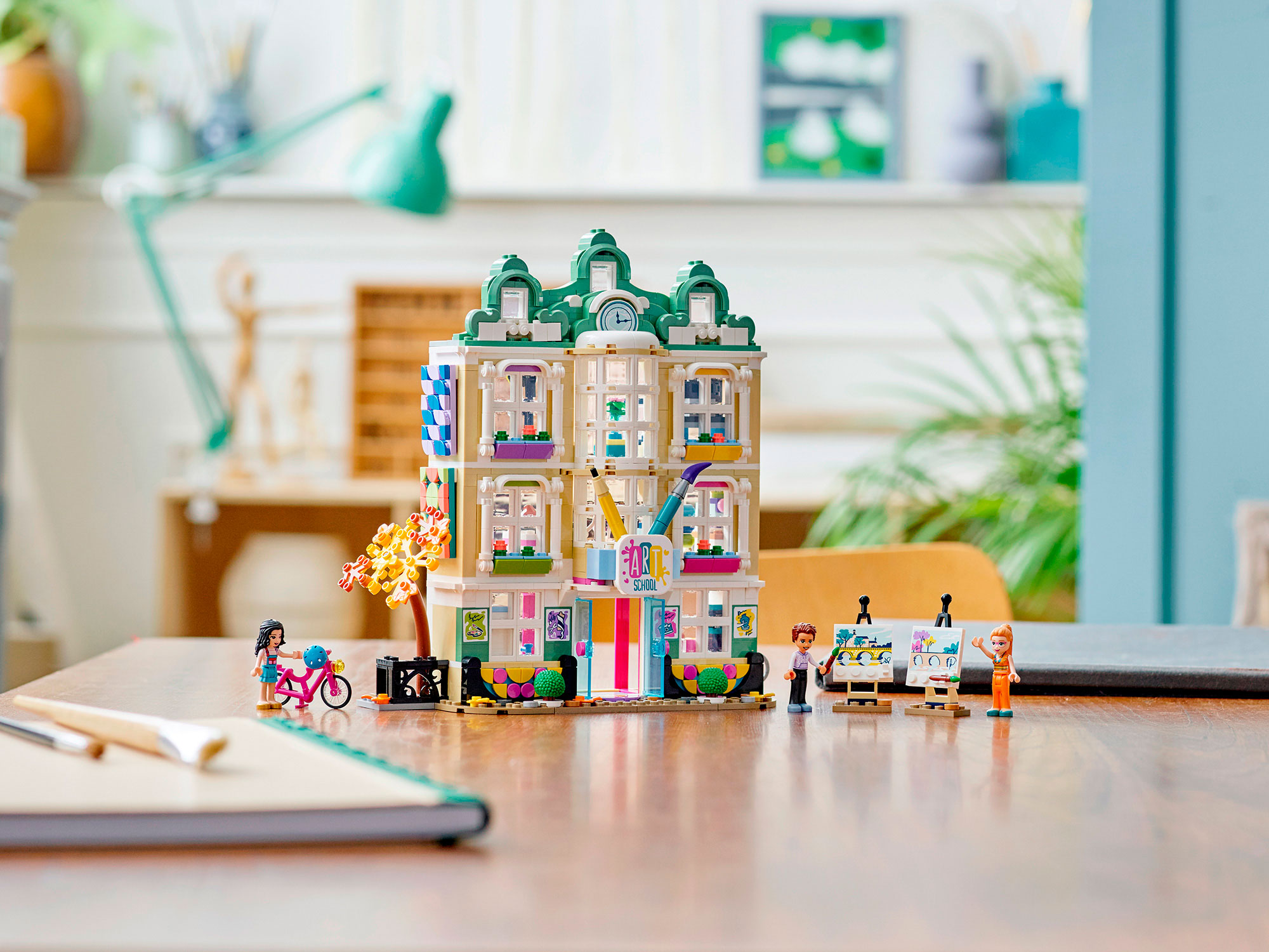 Конструктор LEGO Friends Художественная школа Эммы блочный - фото 10