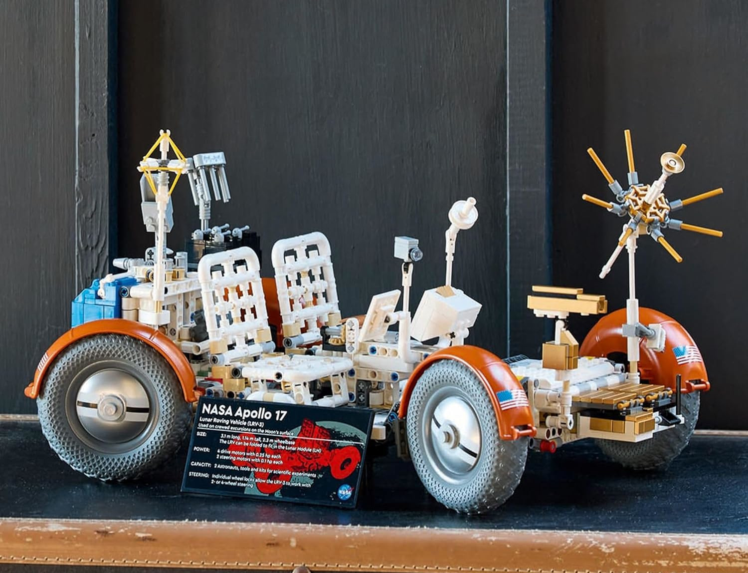 Конструктор LEGO Technic Лунный вездеход NASA Apollo блочный - фото 6