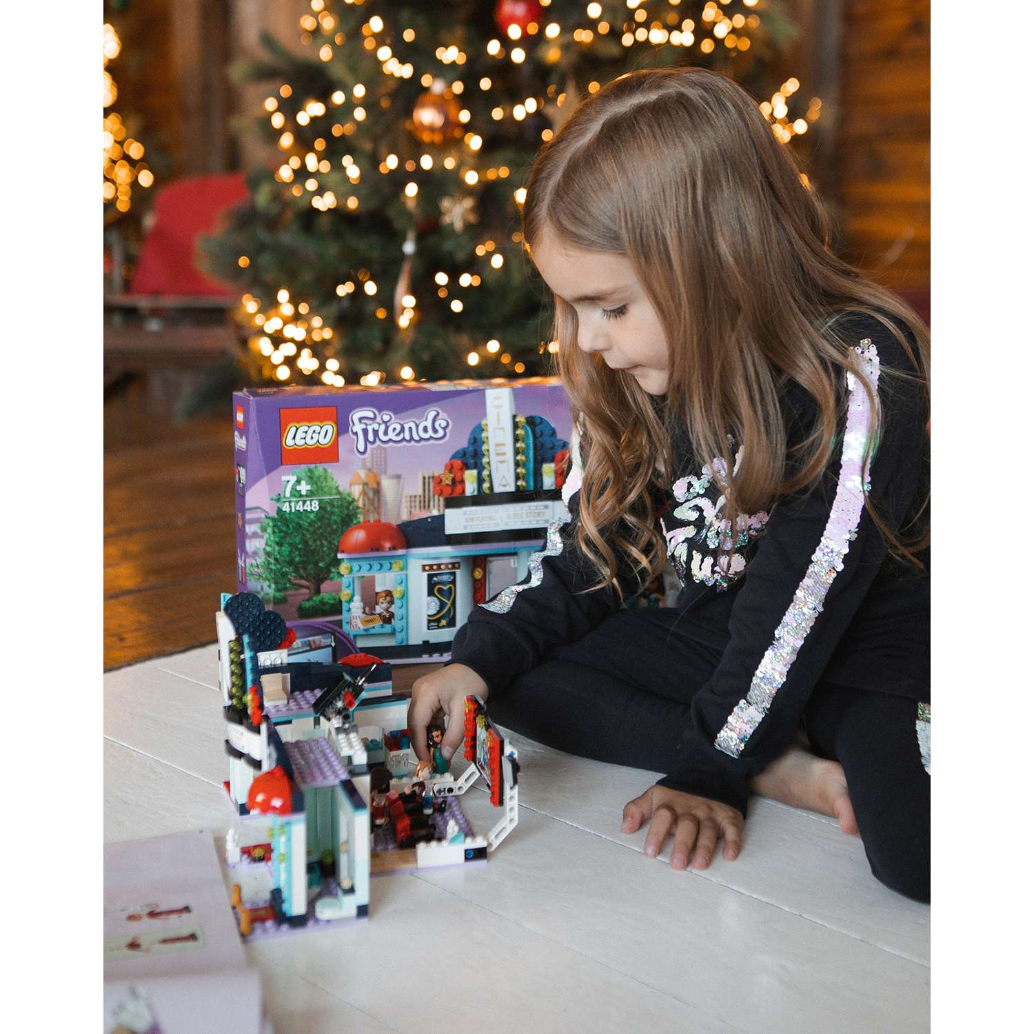 Конструктор LEGO Friends Кинотеатр Хартлейк-Сити 451 дет. - фото 12