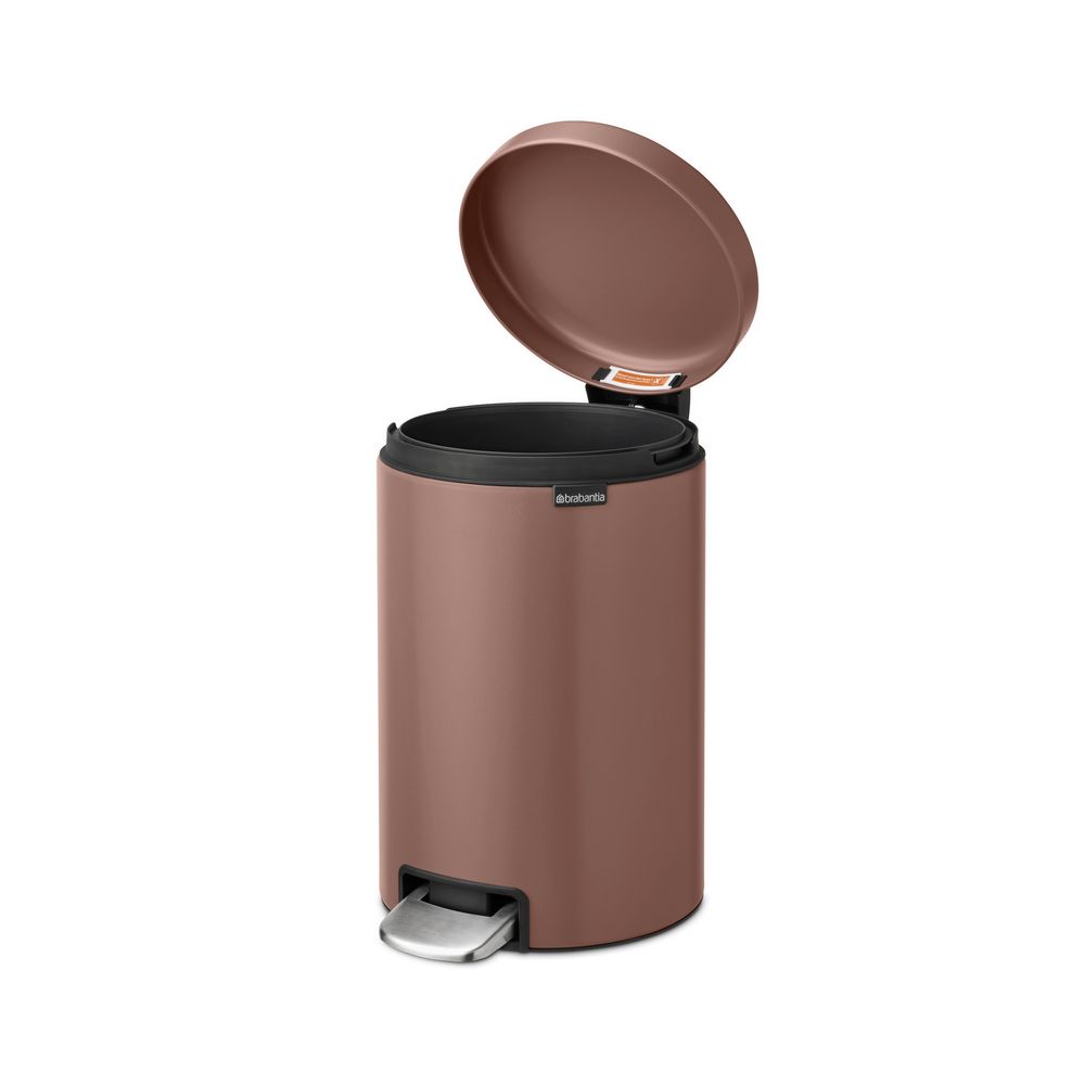 Бак мусорный Brabantia NewIcon с педалью светло-коричневый 12л 234002 - фото 4
