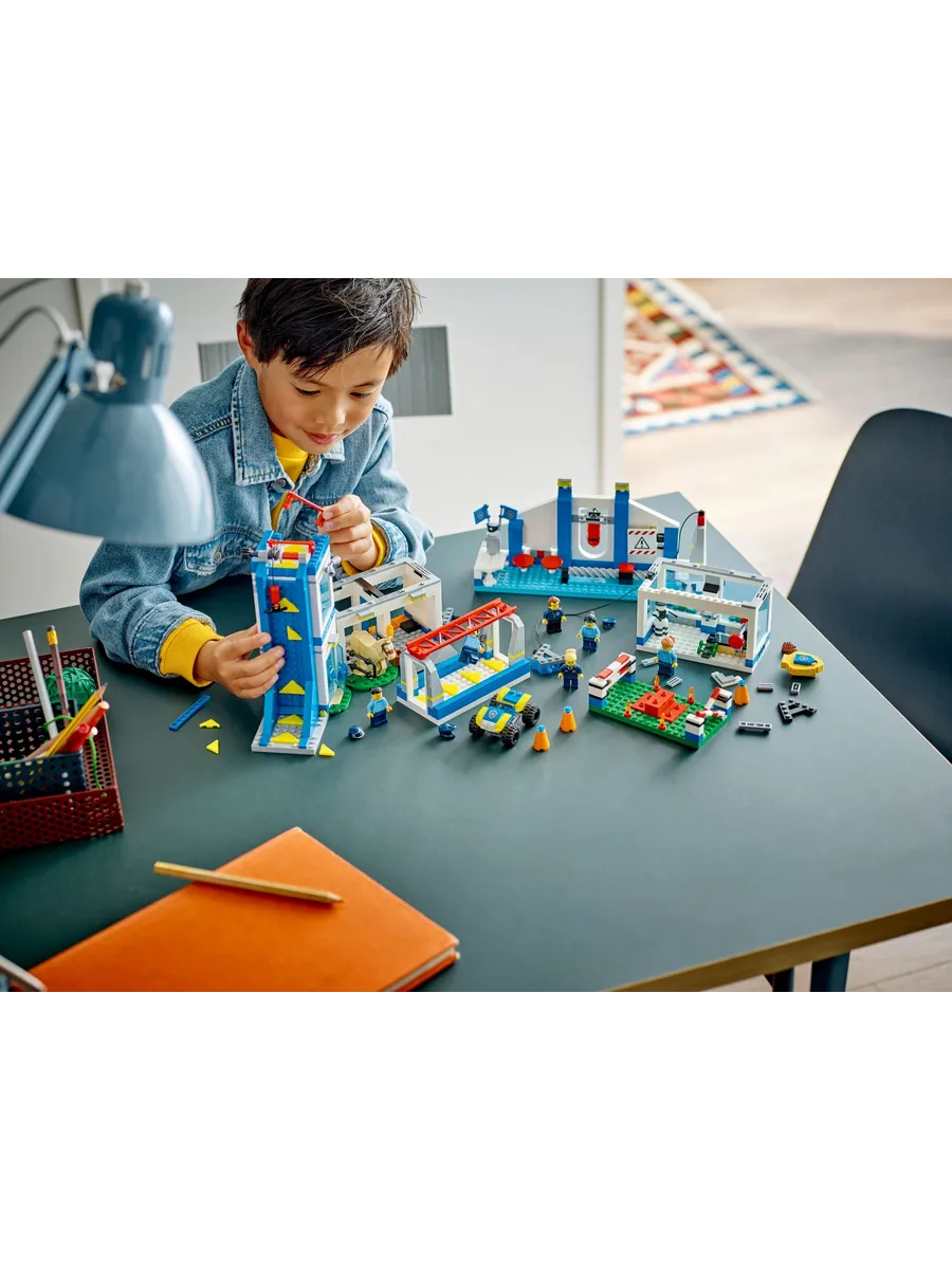 Конструктор LEGO City 823 дет. - фото 10