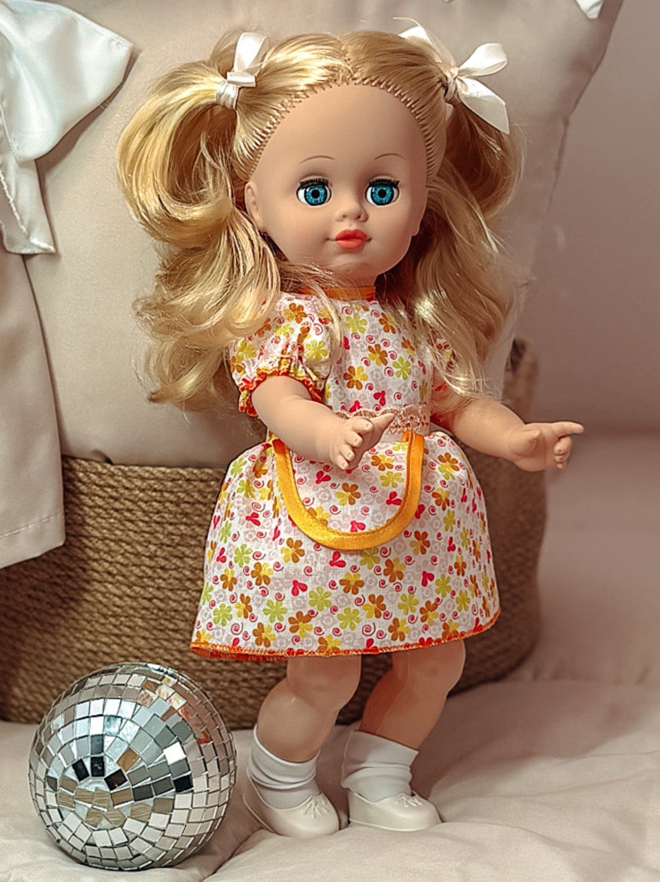 Кукла классическая СТРАНА КУКОЛ большая говорящая Карина высота 40 см 15-С-14 - фото 8