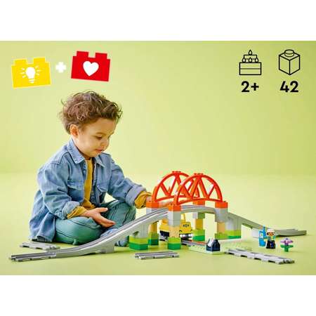 Конструктор LEGO DUPLO Железнодорожный мост и пути блочный