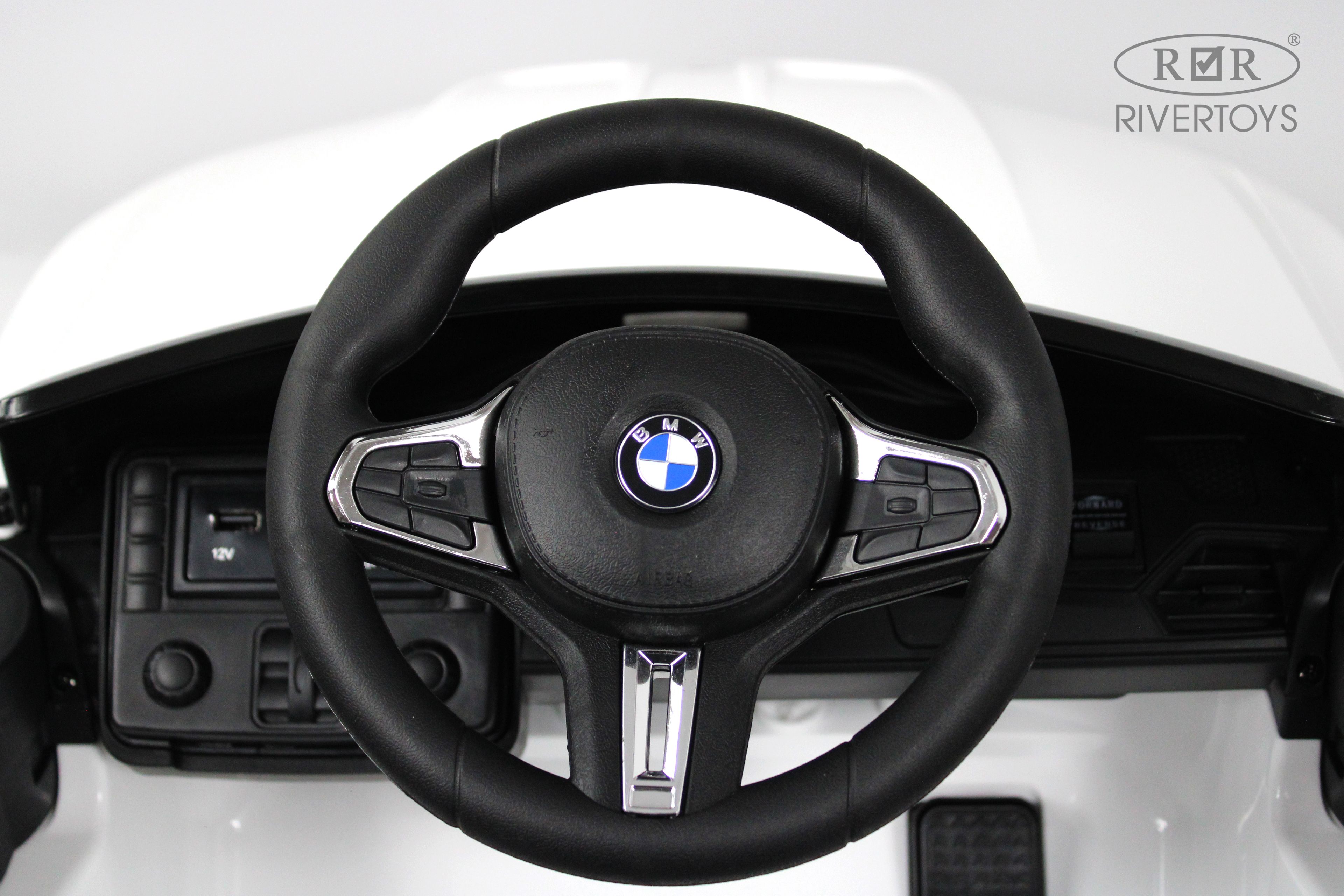 Электромобиль RIVERTOYS BMW A004AA-BMW-WHITE С пультом ДУ - фото 17