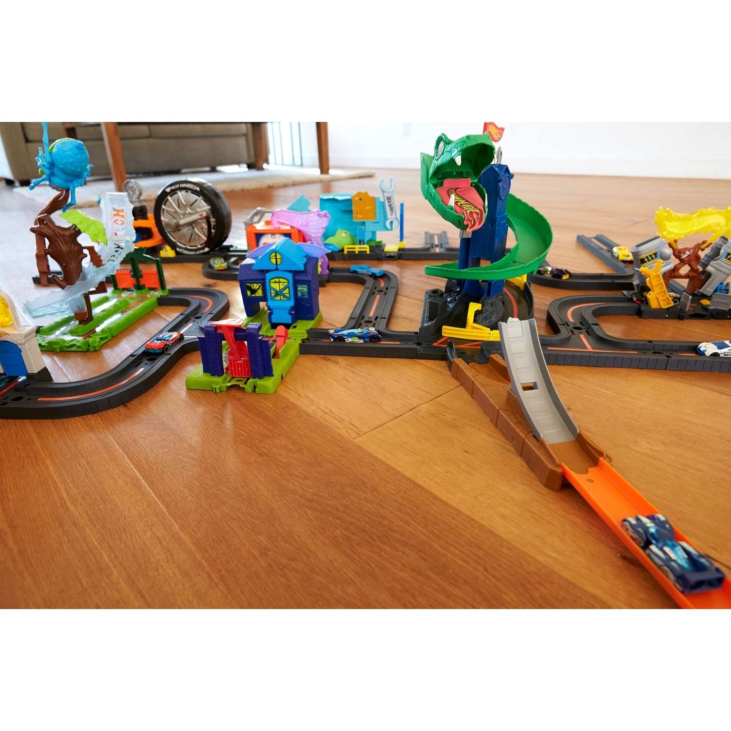 Трек Hot Wheels Сити в ассортименте FNB15 - фото 34