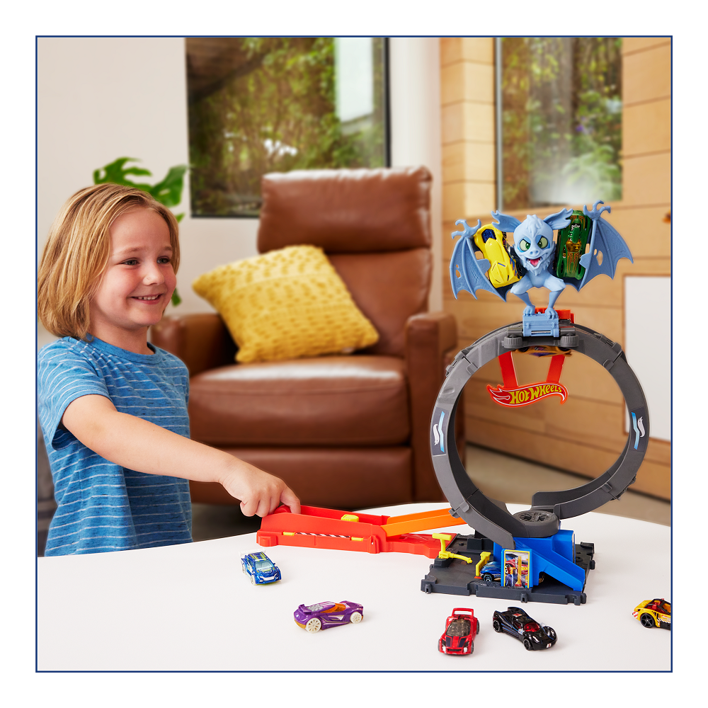 Трек Hot Wheels City Bat Loop Attack HTN78 - фото 9