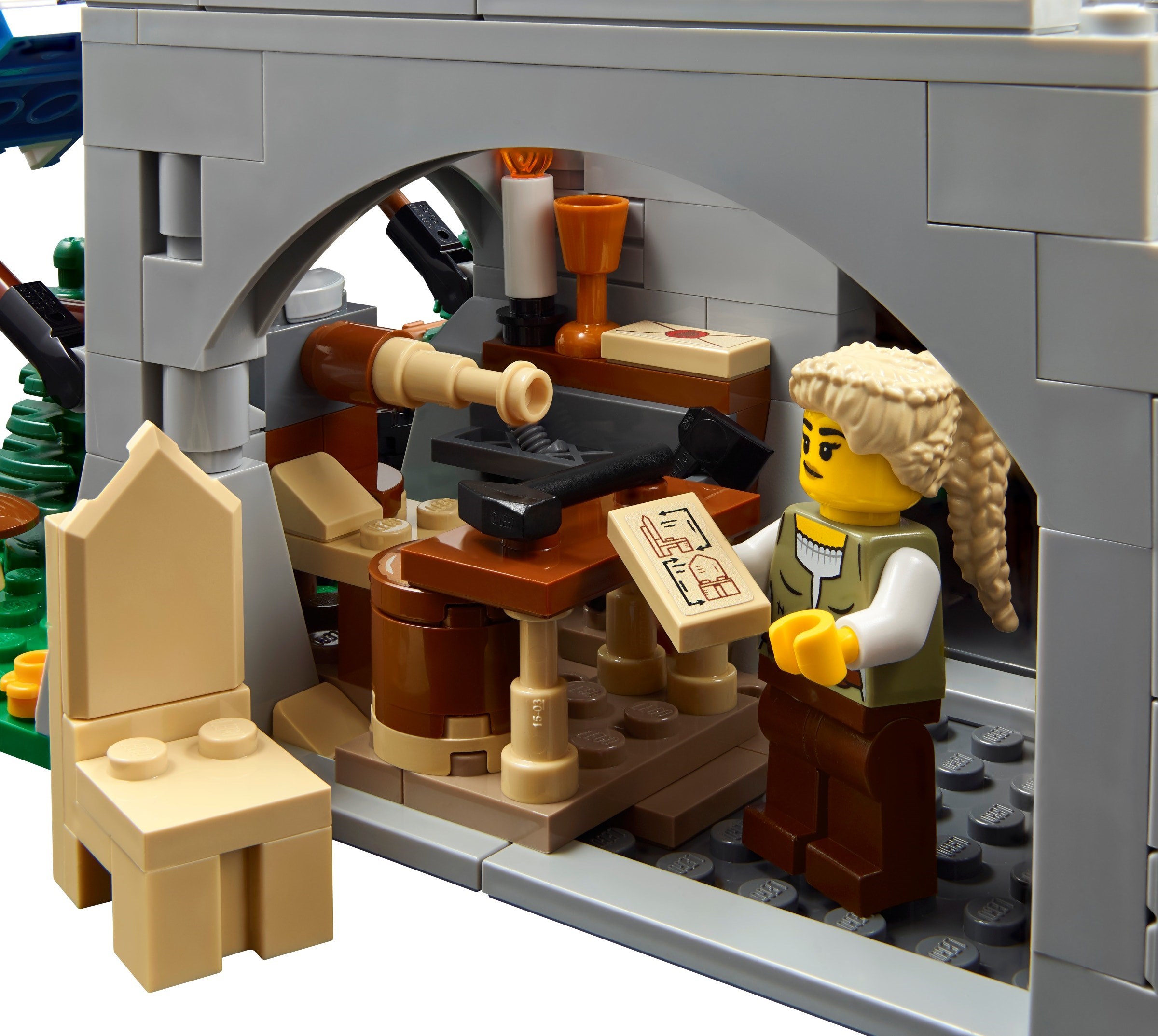 Конструктор LEGO Icons 10332 3304 дет. - фото 8