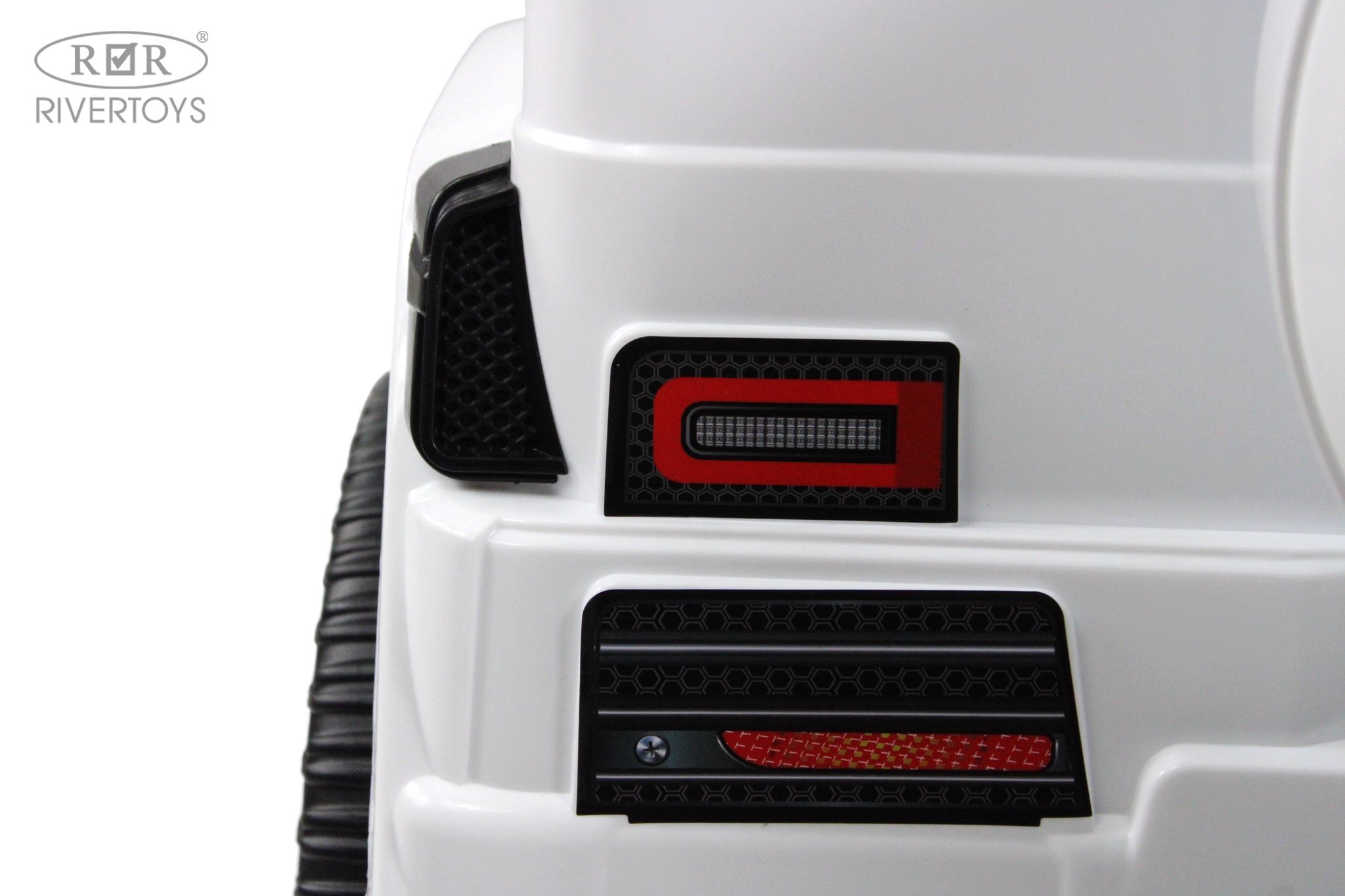 Электромобиль RIVERTOYS Mercedes Z111VO-WHITE С пультом ДУ - фото 6