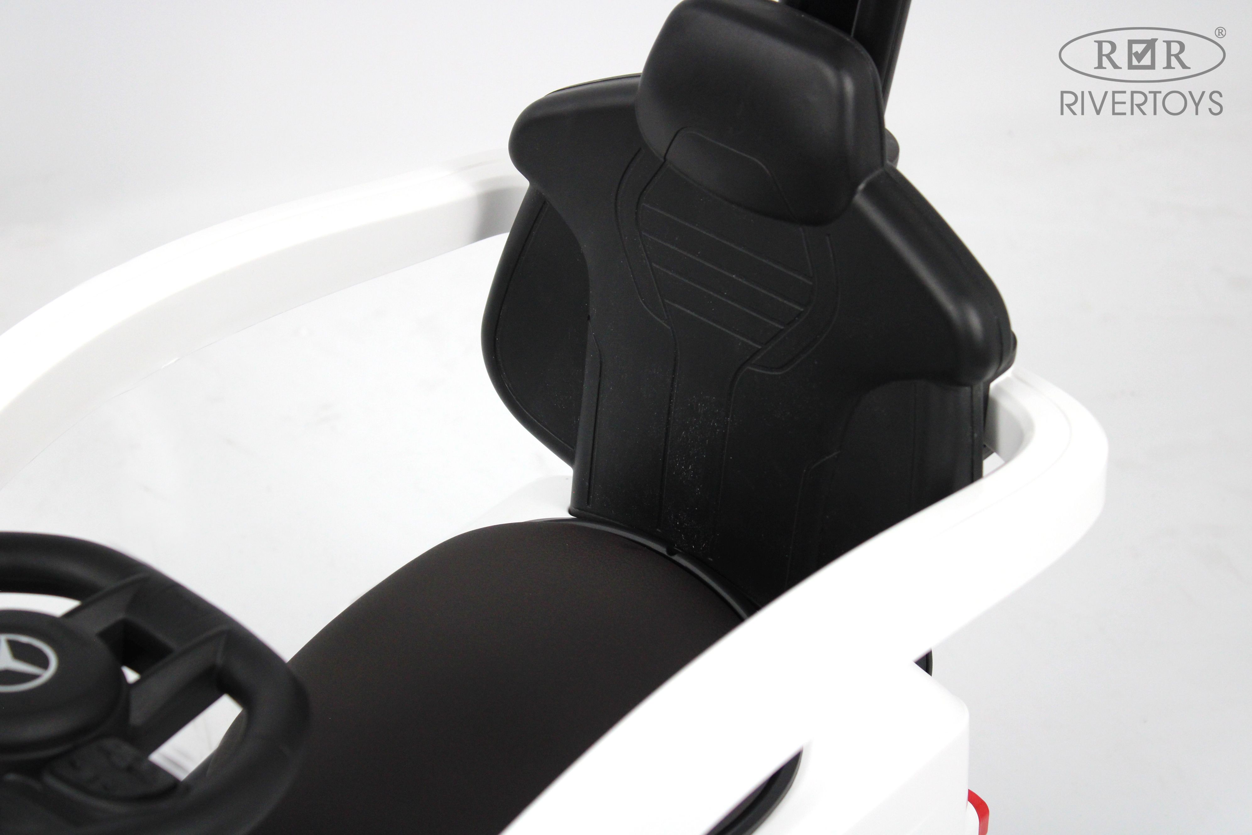 Каталка RIVERTOYS Mercedes-BenzG63 White Diamond белый - фото 8