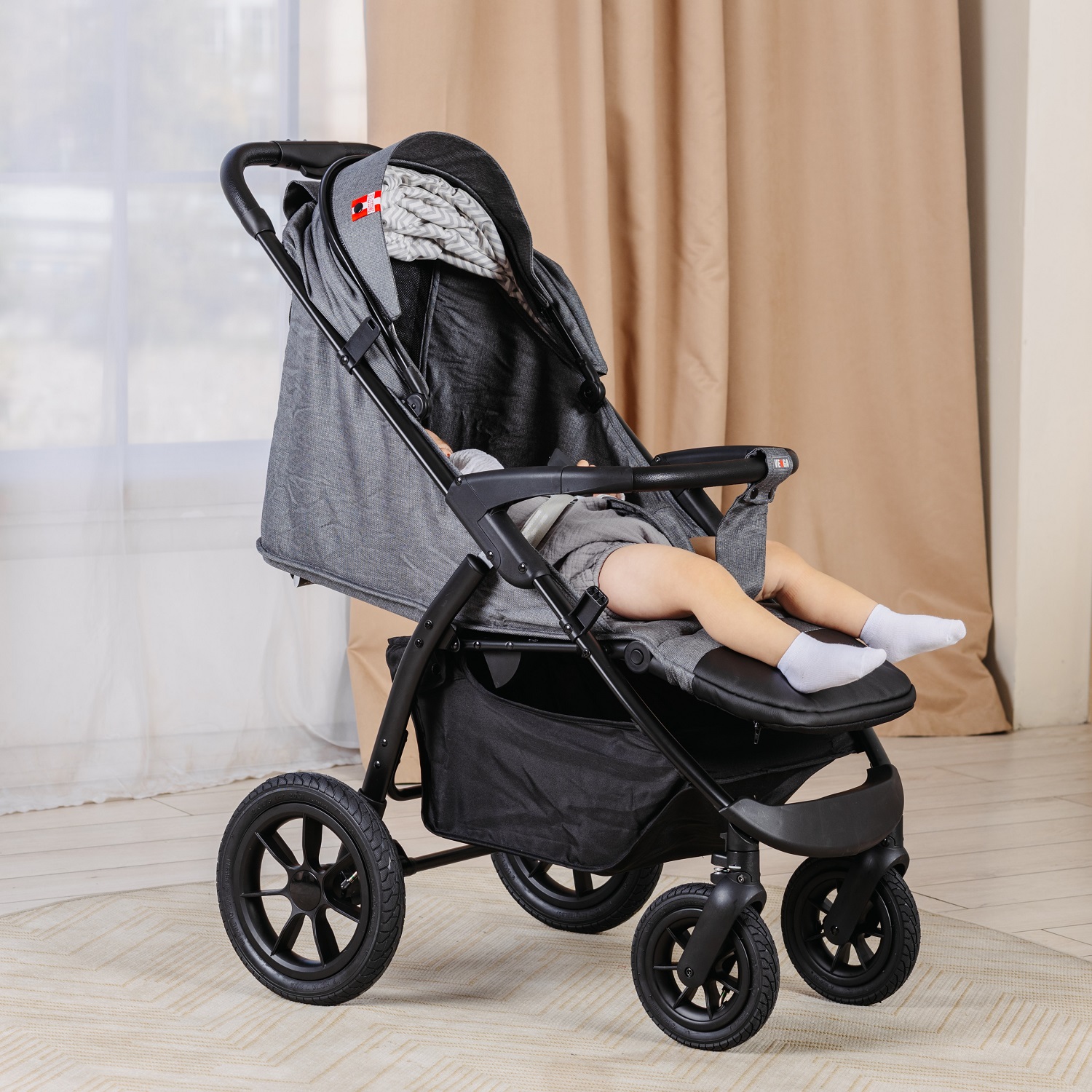 Коляска прогулочная BabyCare Venga серый - фото 15