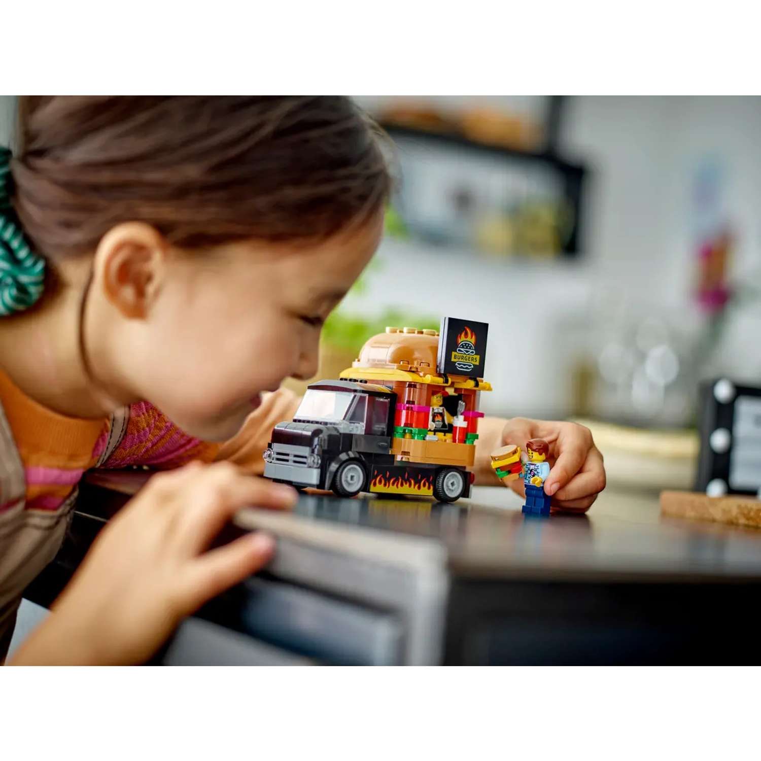 Конструктор LEGO City Бургер Трак блочный - фото 7