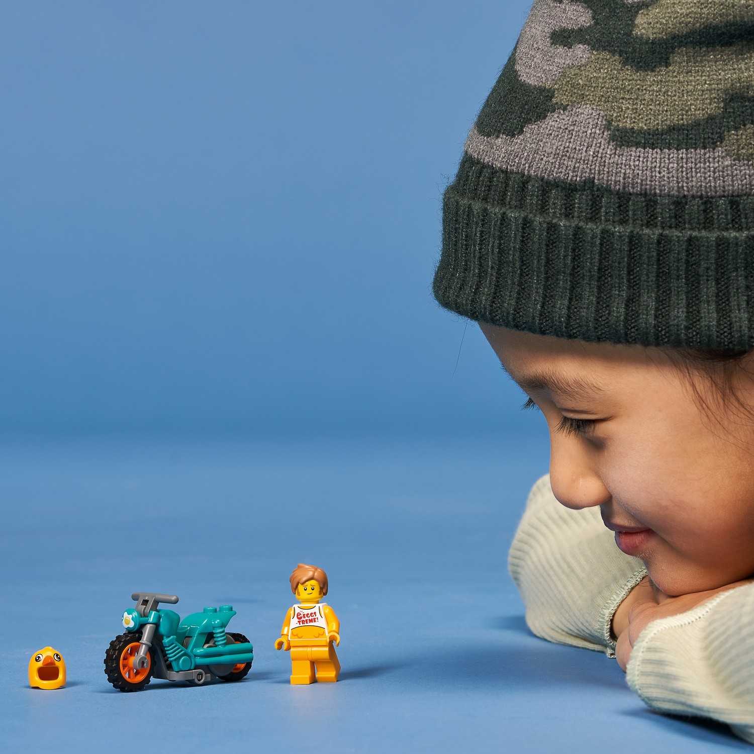 Конструктор LEGO City Chicken Stunt Bike 10 дет. - фото 9