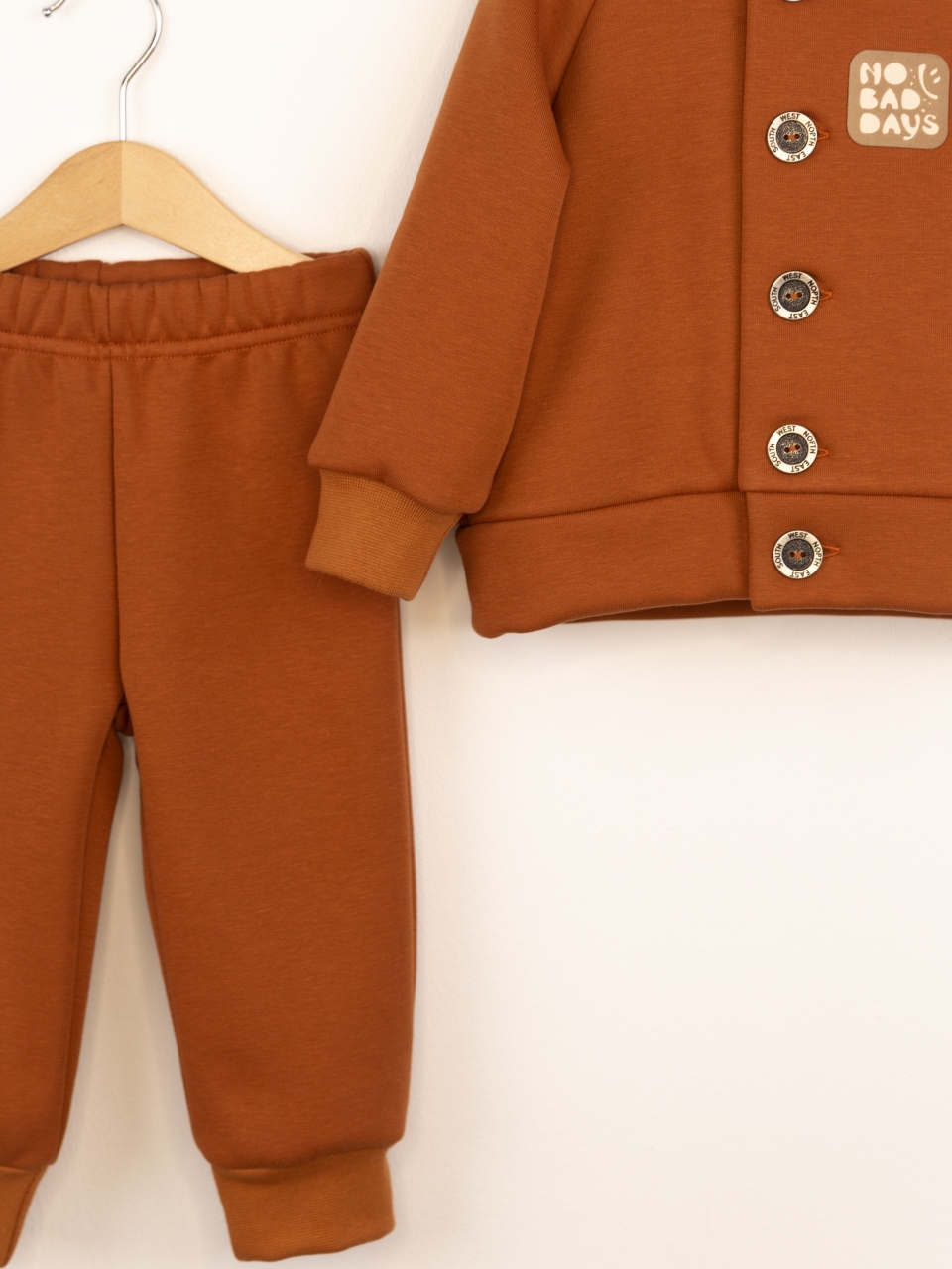 Костюм Baby boom КД561/5-Ф пуговицы карамель - фото 3