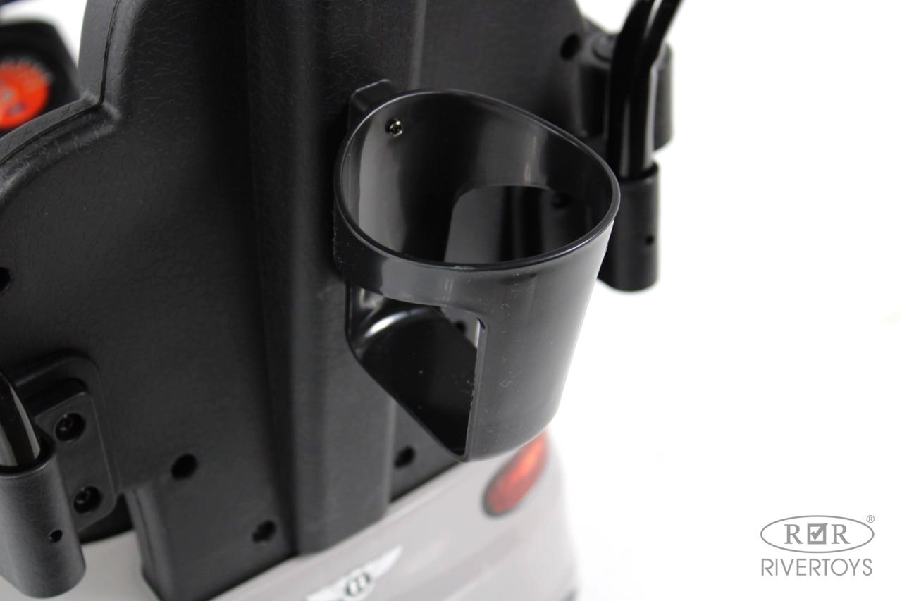 Каталка RIVERTOYS Z005ZZ-T-WHITE белый - фото 7