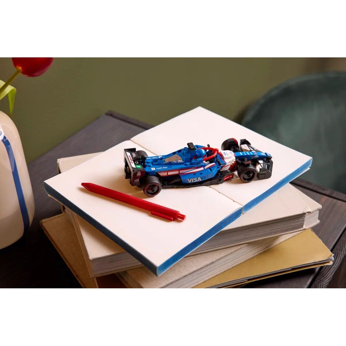 Конструктор LEGO Speed Champions Виза кэш апп РБ 248 дет. - фото 11
