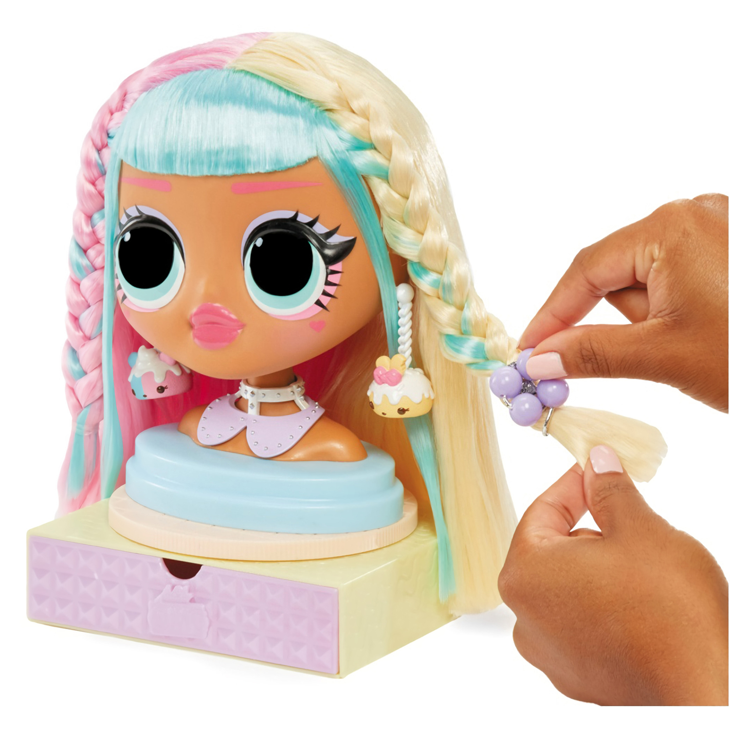 Игрушка L.O.L. Surprise! торс для причесок OMG Cndylcs - фото 4