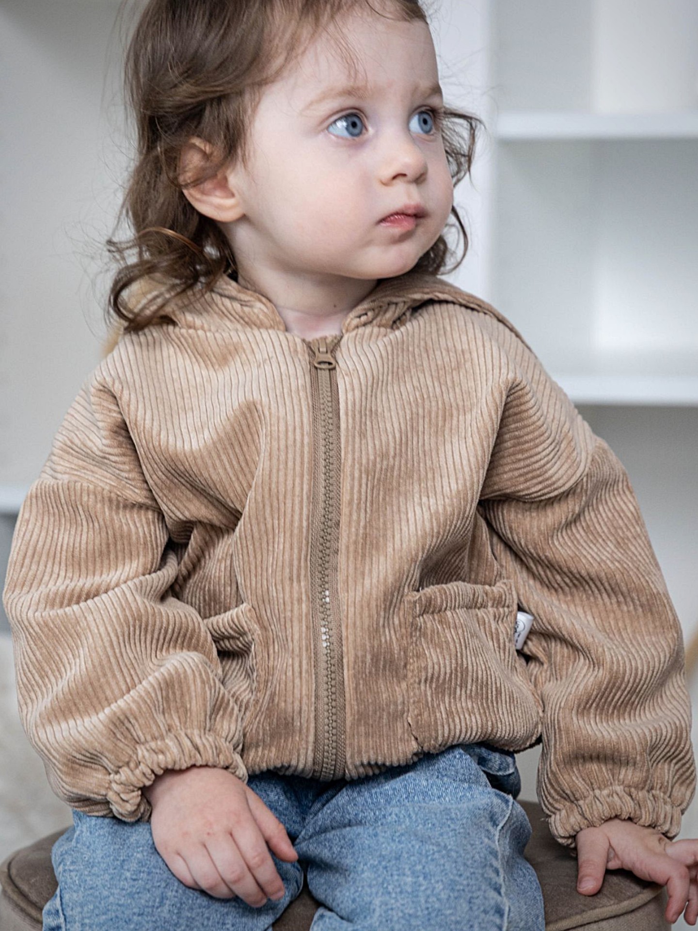 Изображение товара Детская куртка Timpuh 80: вельвет, капюшон, бомбер, бежевый Изображение товара Детская куртка Timpuh 80: вельвет, капюшон, бомбер, бежевый