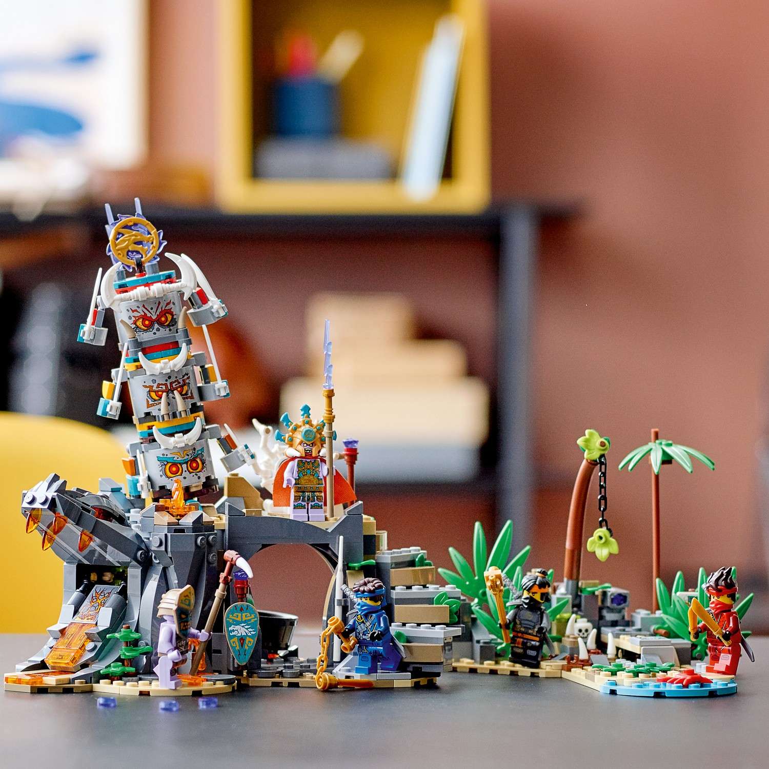 Конструктор LEGO NINJAGO Деревня Хранителей блочный - фото 7