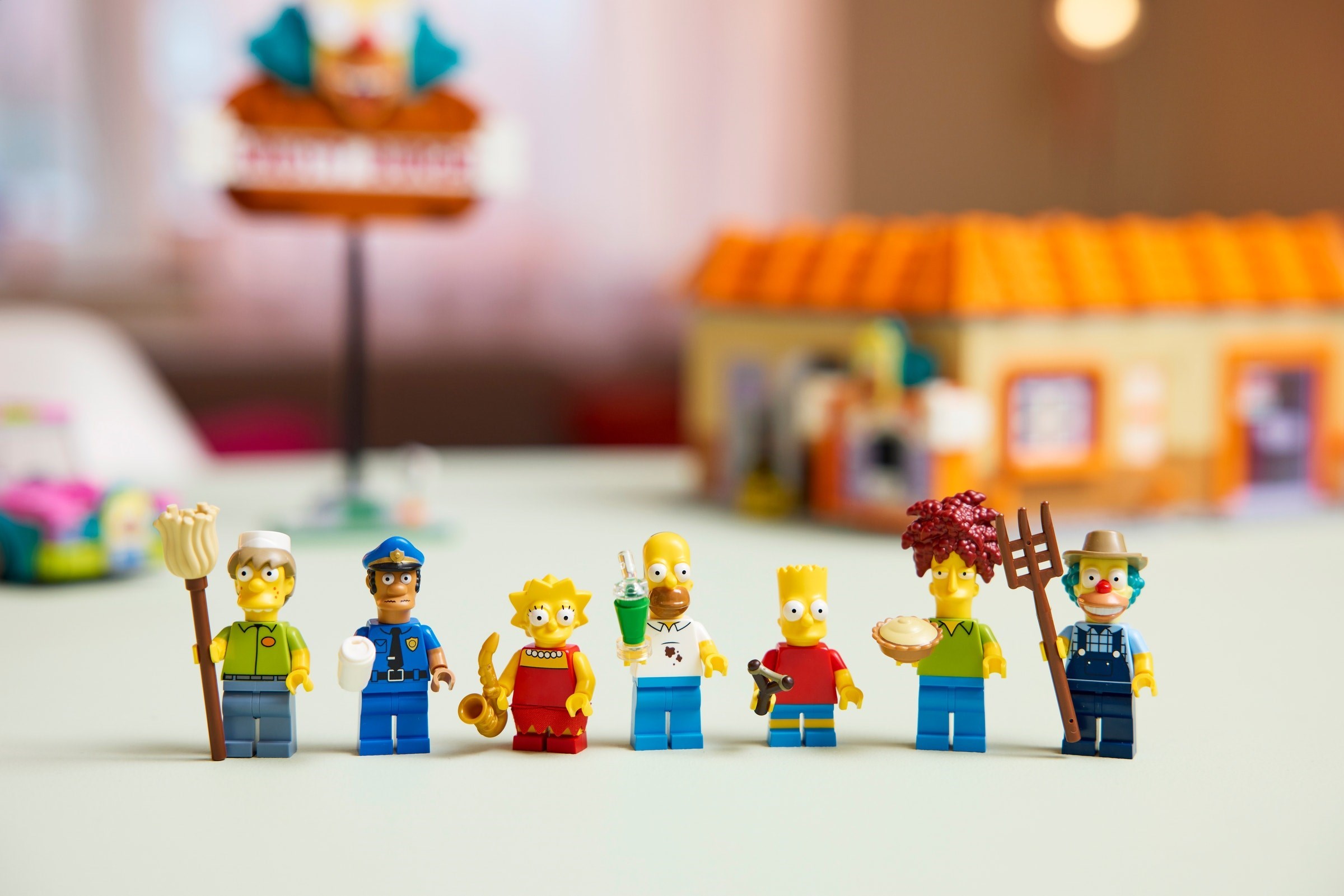 Конструктор LEGO Icons 10352 1635 дет. - фото 6