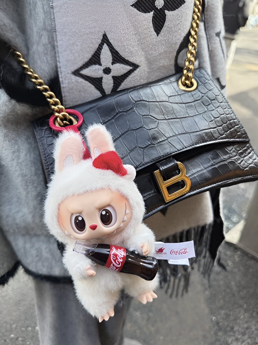 Брелок POP MART Labubu Coca Cola Series - фото 7