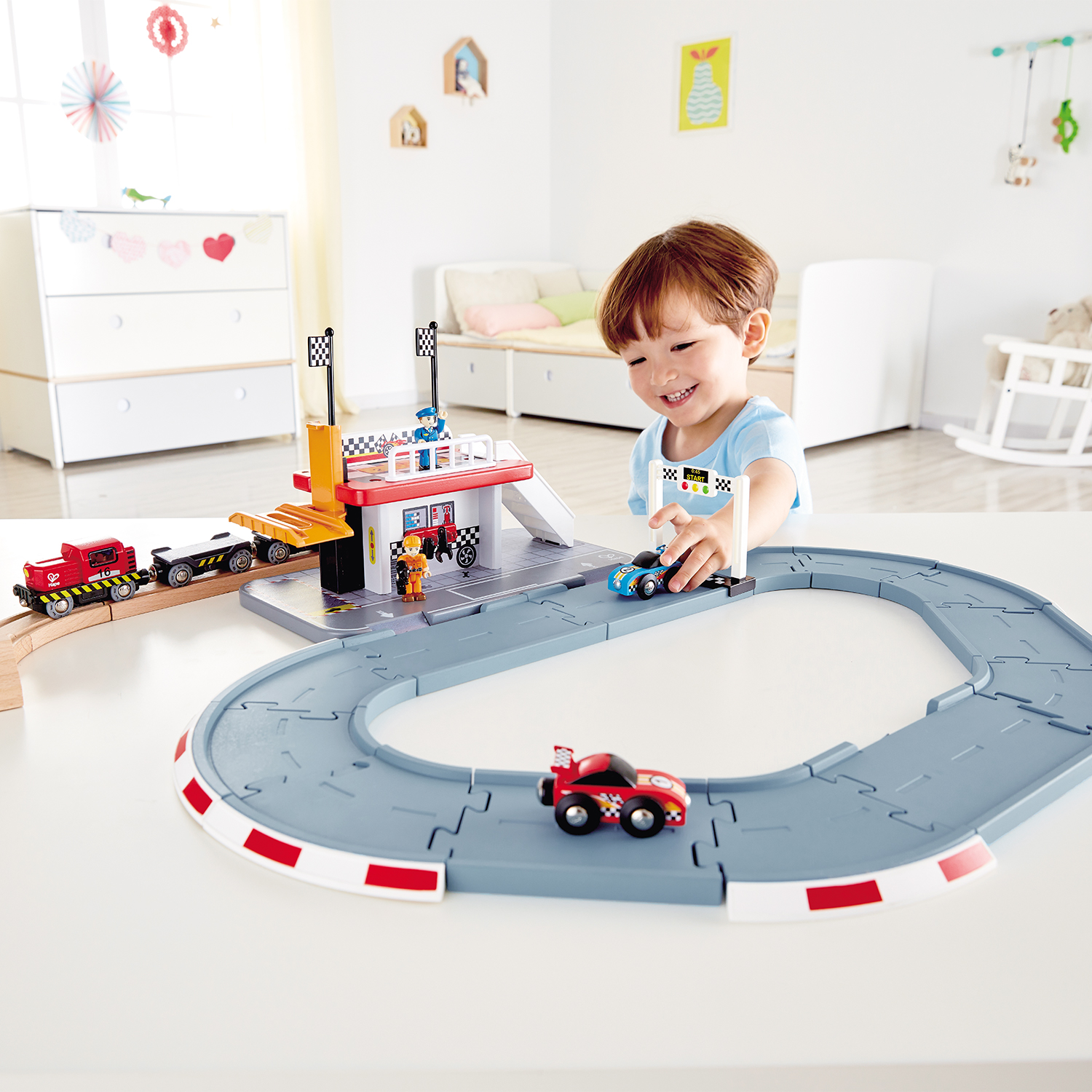 Трек Hape Гоночная станция E3734_HP - фото 2