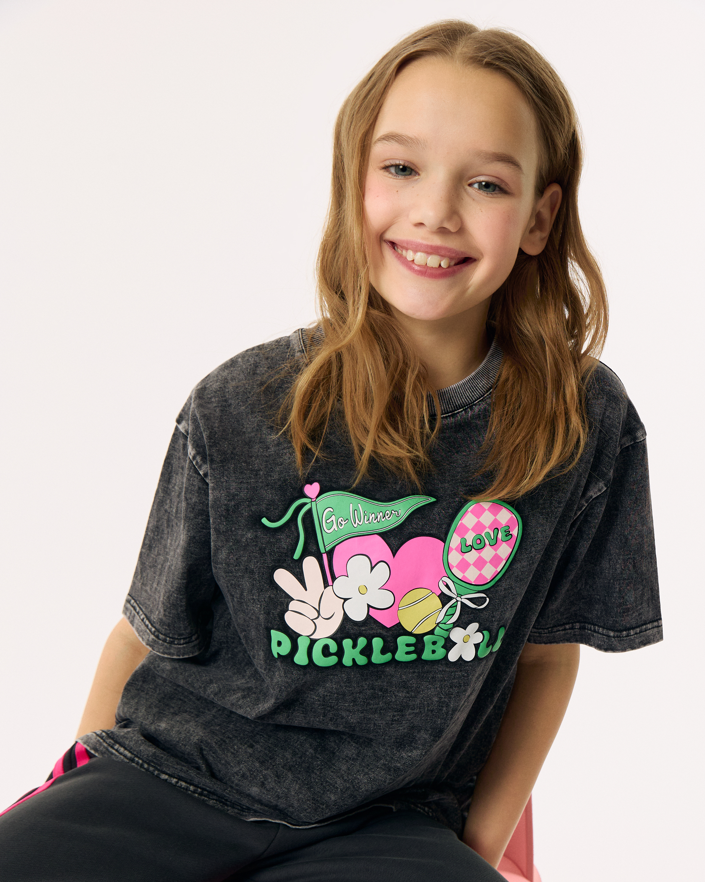 Изображение товара Футболка Futurino Fashion для девочки — тёмно-серая с принтом