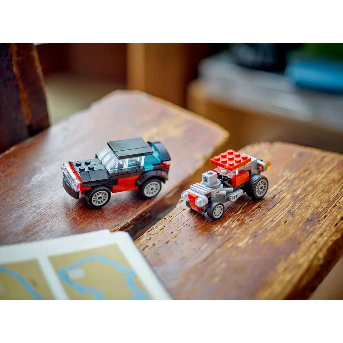 Конструктор LEGO Creator Бортовой грузовик с вертолетом 270 дет. - фото 10