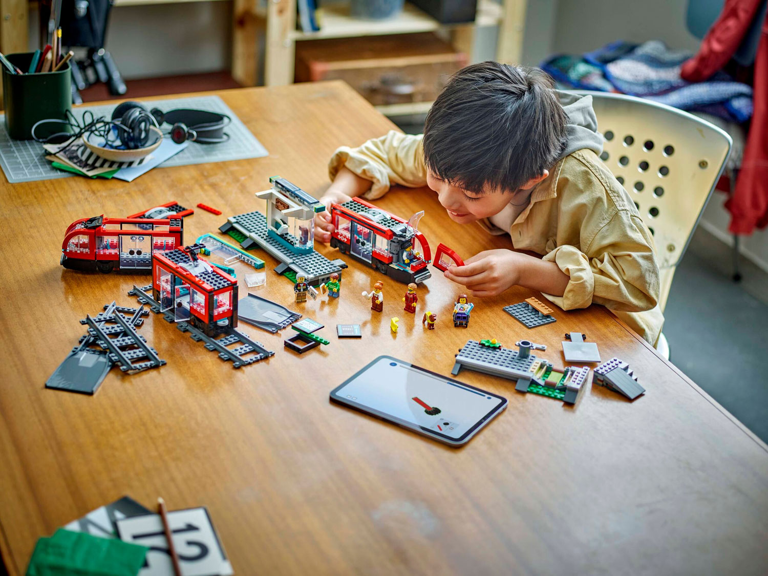 Конструктор LEGO City Трамвай и остановка 811 дет. - фото 11