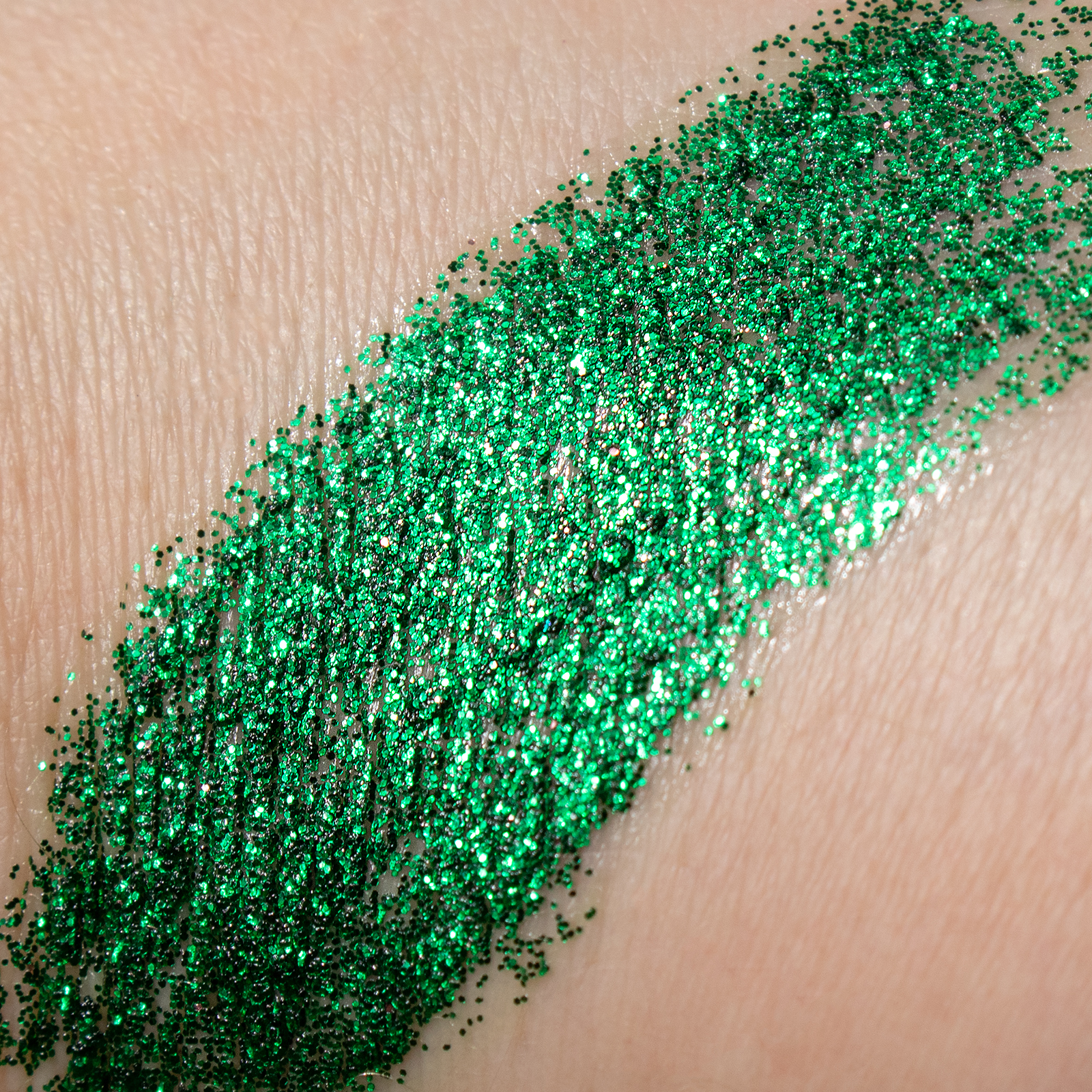 Блестящая цветная подводка для глаз ХОББИЛАБ жидкий изумруд с кисточкой - фото 7