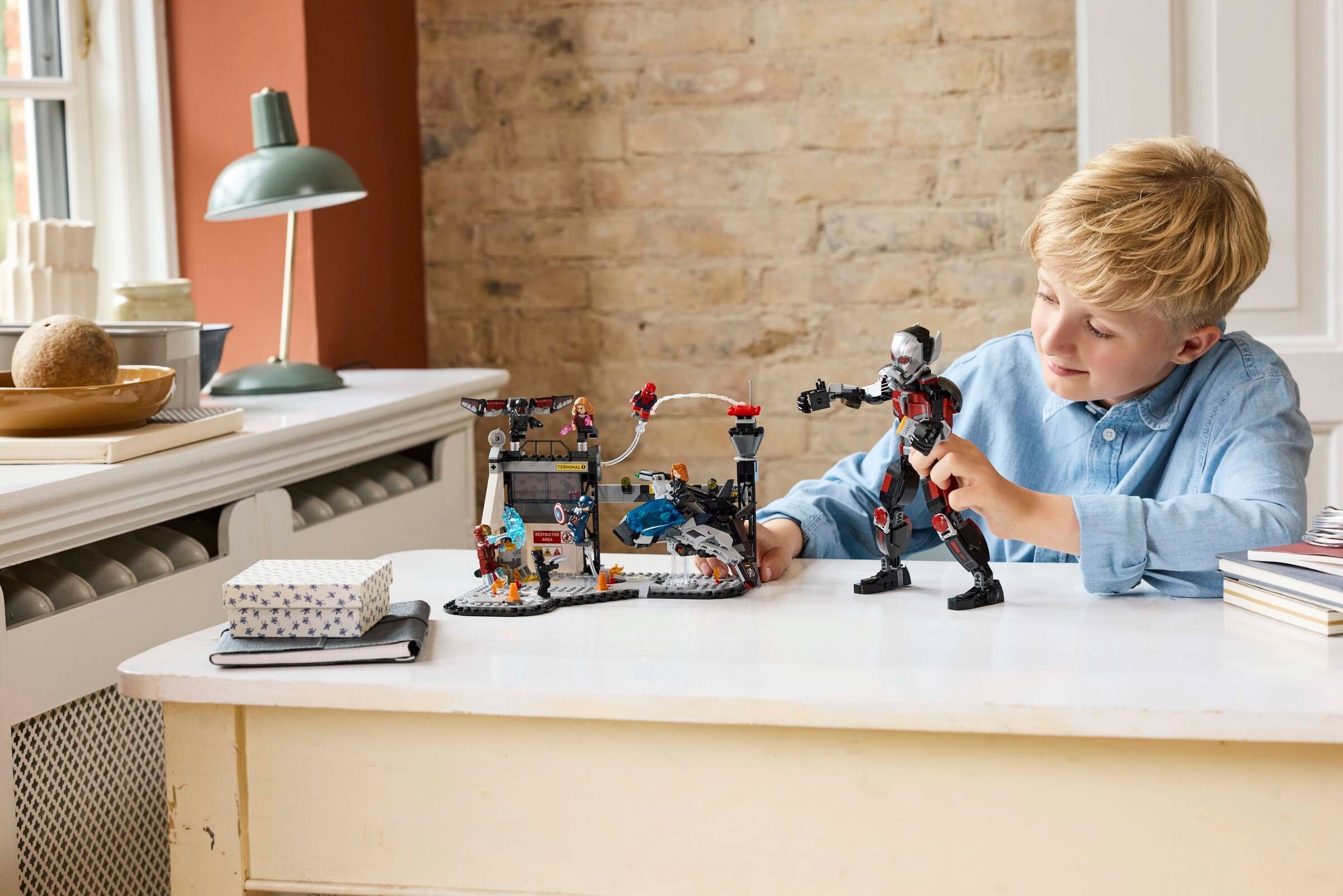 Конструктор LEGO Marvel Super Heroes 76314 736 дет. - фото 6