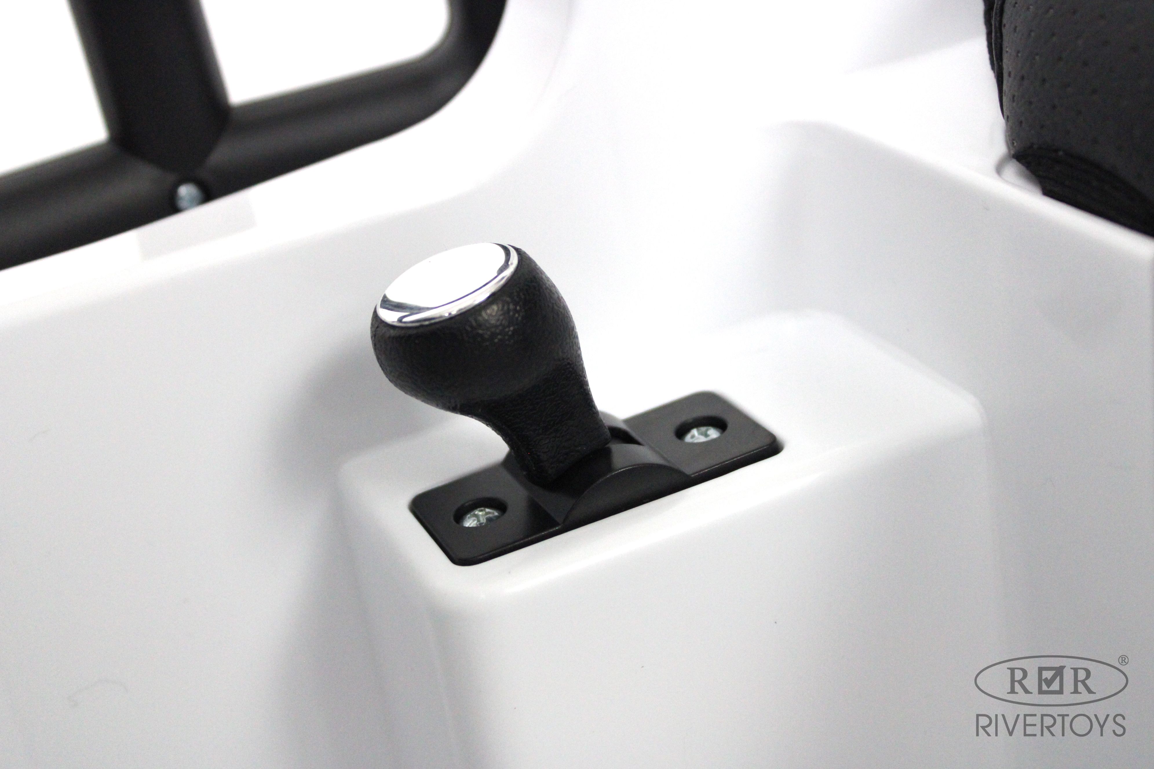 Электромобиль RIVERTOYS T222TT-4WD-WHITE С пультом ДУ - фото 21