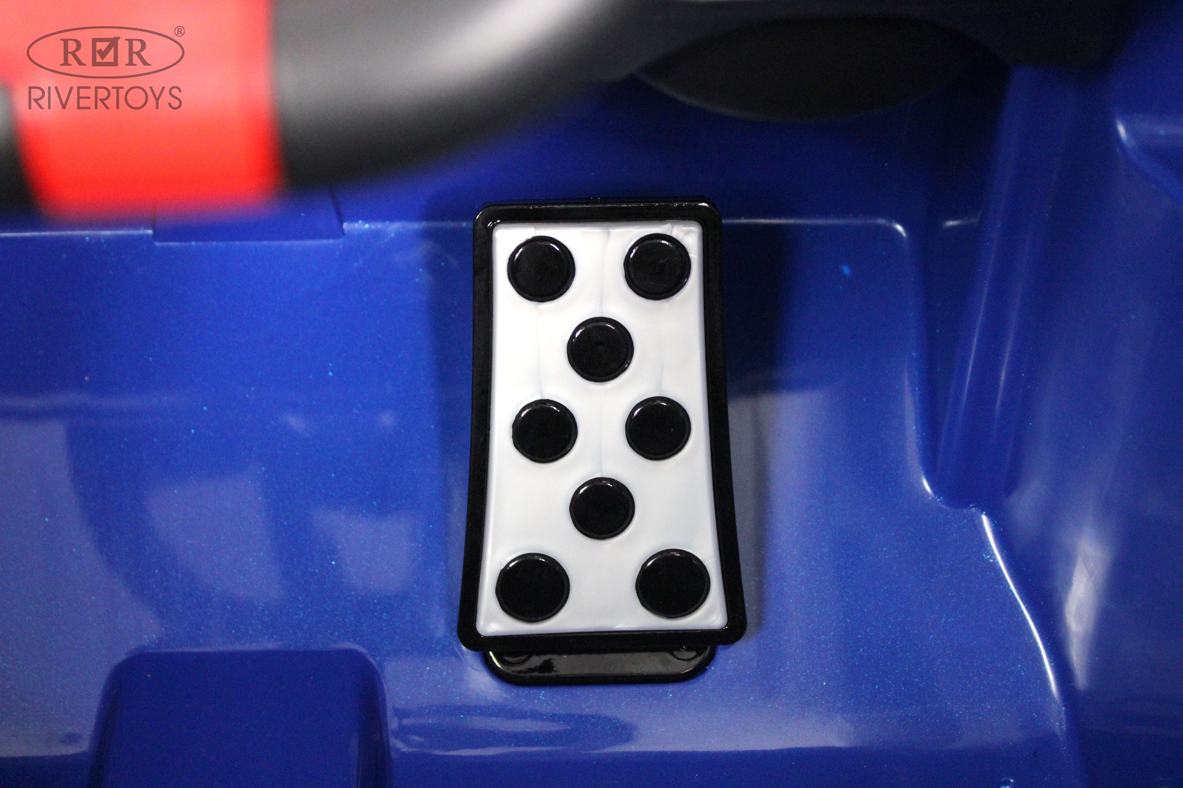 Электромобиль RIVERTOYS Mercedes Z999ZZ-BLUE С пультом ДУ - фото 19