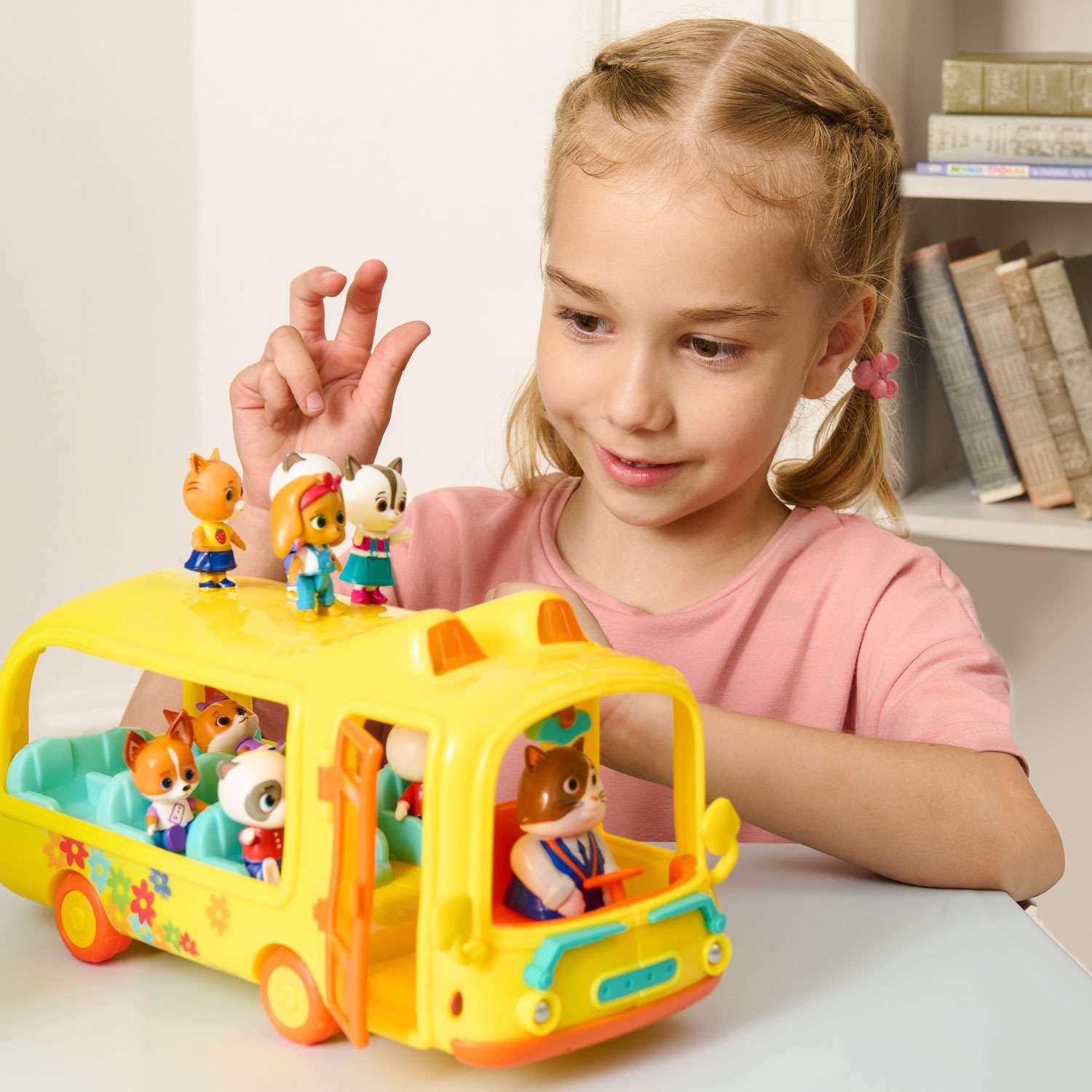 Игровой набор Кошечки-собачки Школьный автобус - фото 6